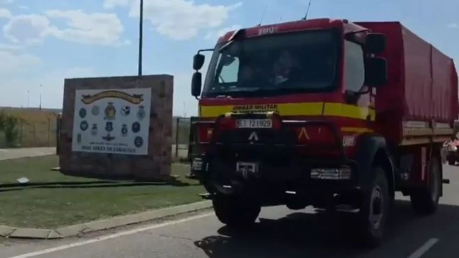 Salida de la UME de su base en Zaragoza.