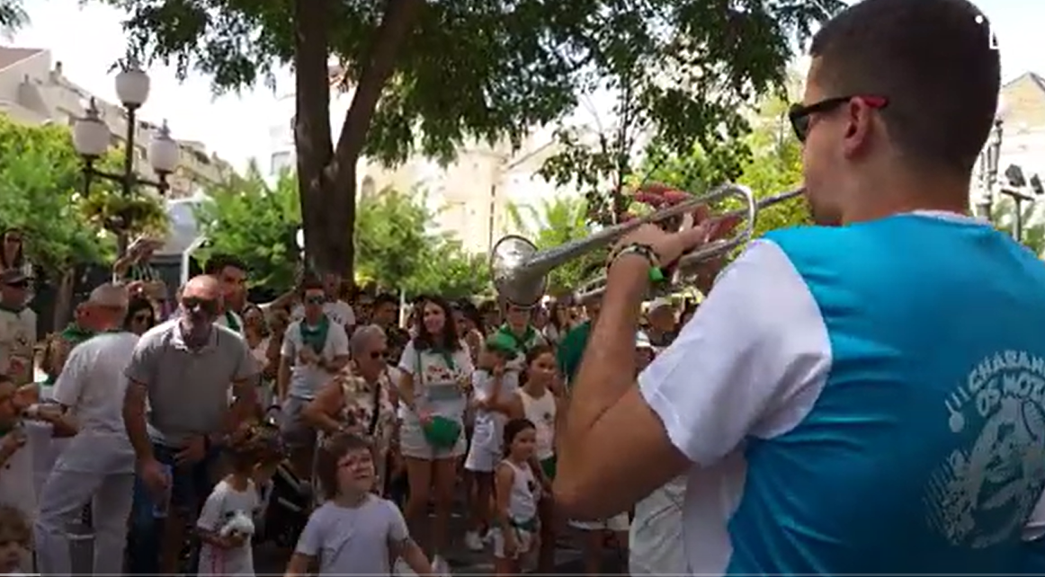 Las charangas de las Peñas protagonizan una mañana de música y diversión