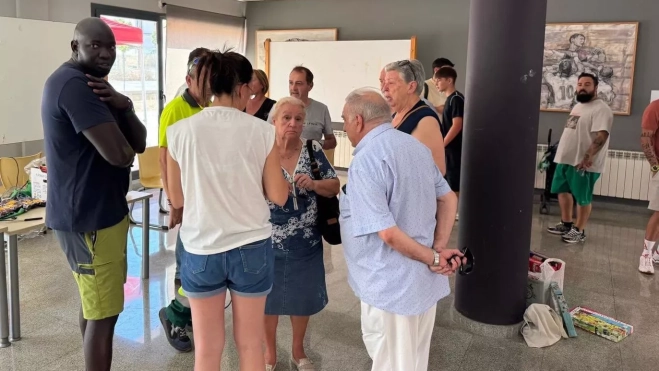 Vecinos de Azanuy en la residencia de Deportistas de Monzón.