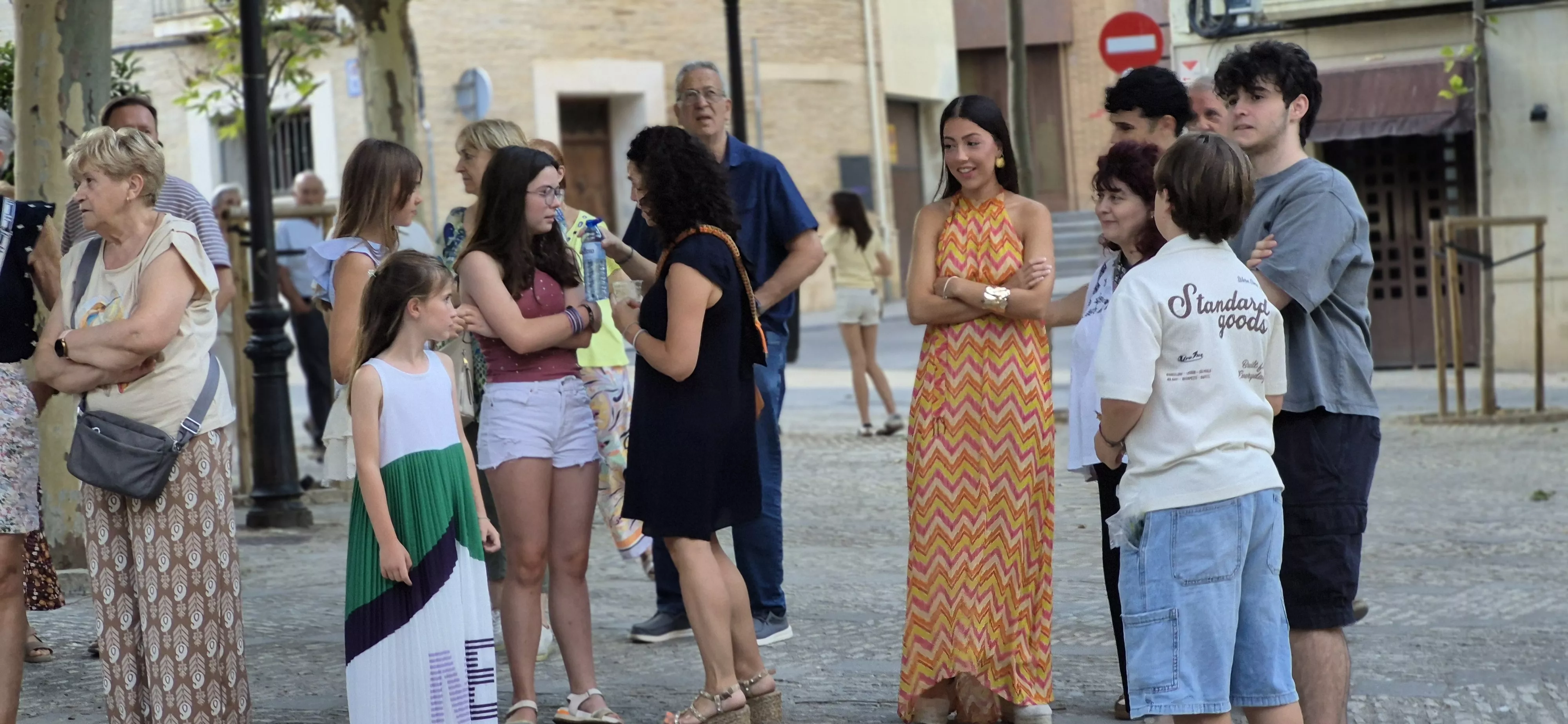 La ronda de Os Faticos en las fiestas del Casco Viejo de Huesca. Foto Myriam Martínez