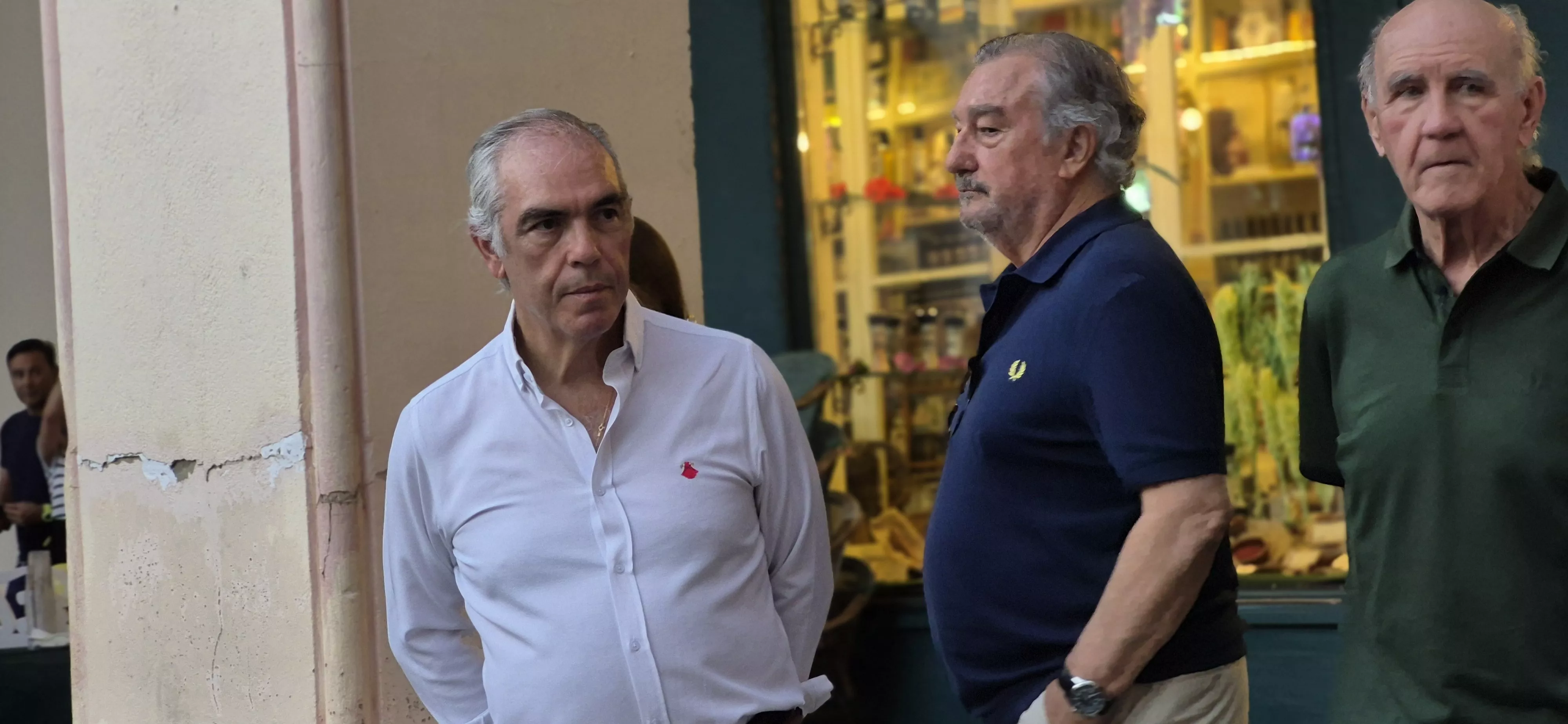 La ronda de Os Faticos en las fiestas del Casco Viejo de Huesca. Foto Myriam Martínez