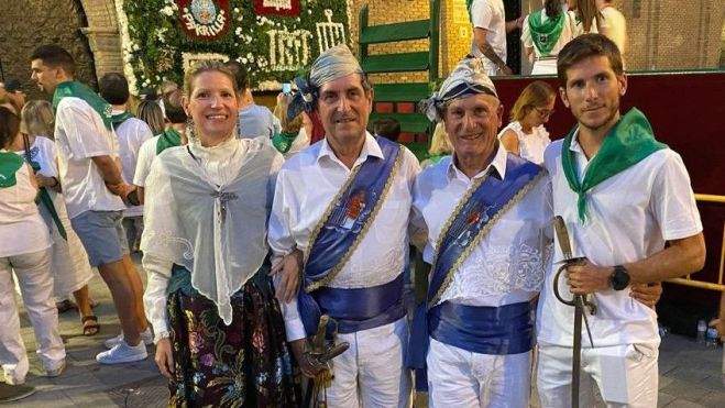 Cristina, Jesús y los Fernandos, el 15 de agosto de 2022 tras la Ofrenda de Flores y Frutos Cristina, Jesús y los Fernandos, el 15 de agosto de 2022 tras la Ofrenda de Flores y Frutos
