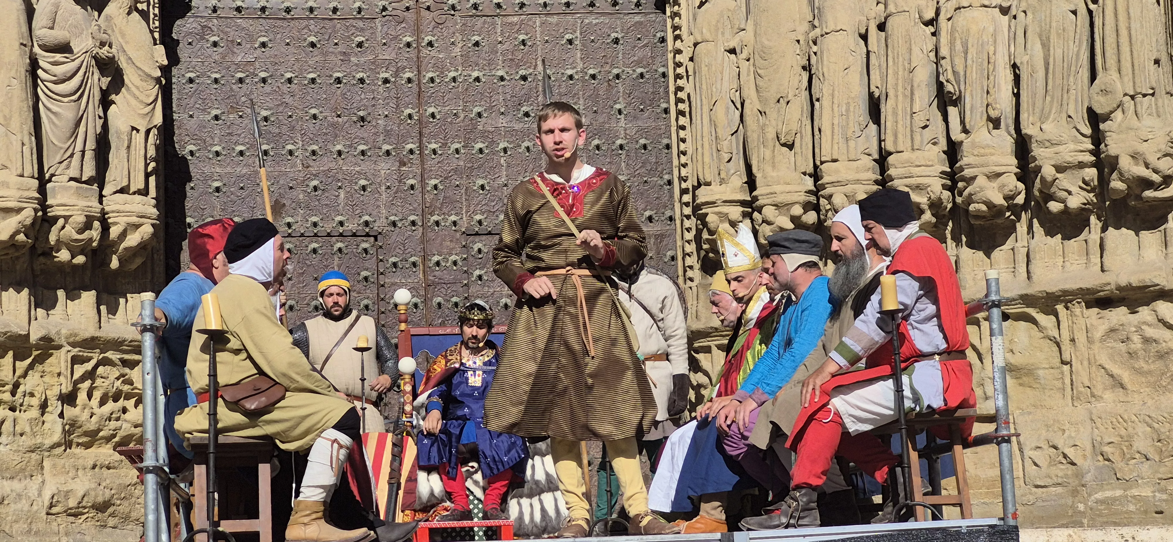 Escenificación del Vidal Mayor en la catedral de Huesca. Foto Myriam Martínez