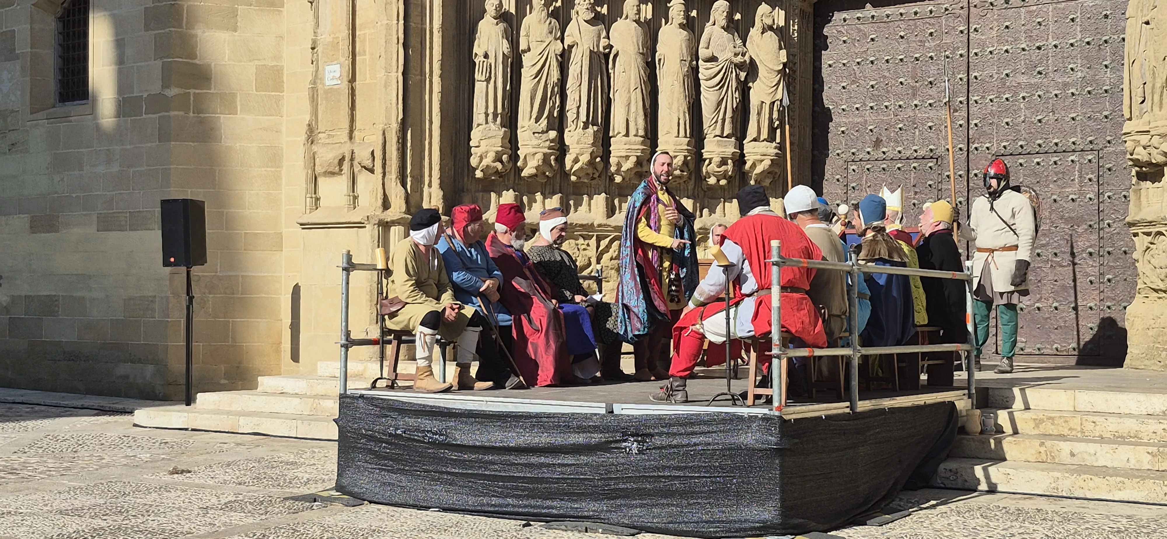 Escenificación del Vidal Mayor en la catedral de Huesca. Foto Myriam Martínez