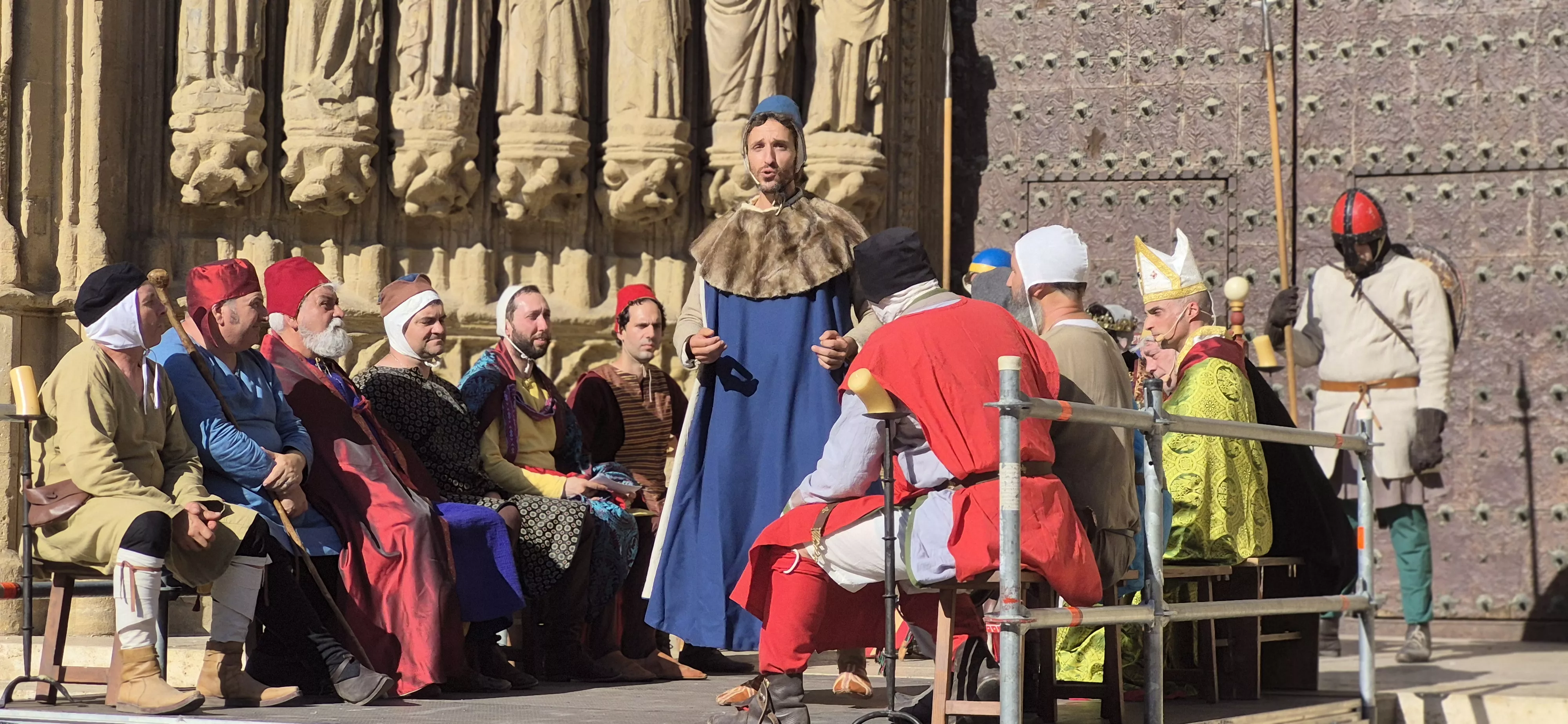 Escenificación del Vidal Mayor en la catedral de Huesca. Foto Myriam Martínez