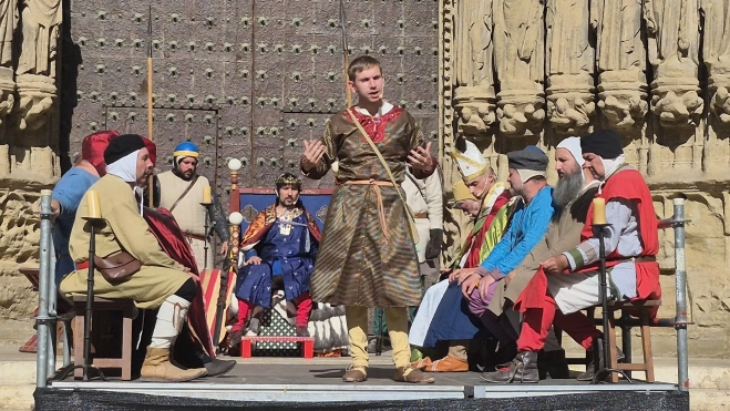 Escenificación del Vidal Mayor en la catedral de Huesca. Foto Myriam Martínez