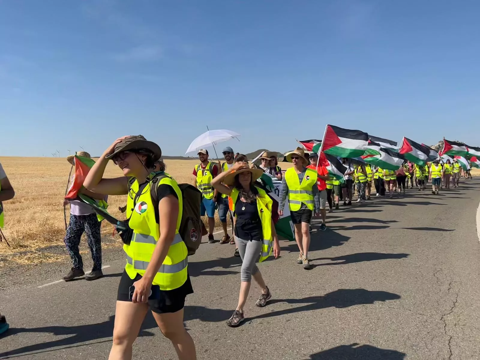 Protesta contra el festival Sizigia para defender "el medioambiente y los derechos humanos".