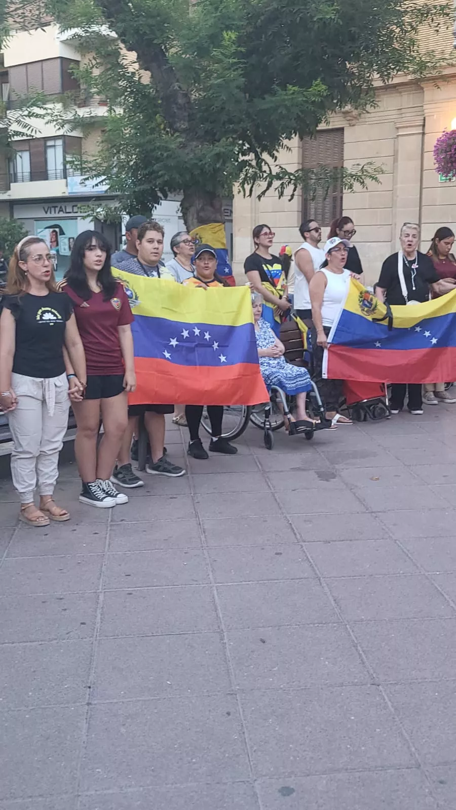 Concentración de solidaridad por el terremoto en Venezuela