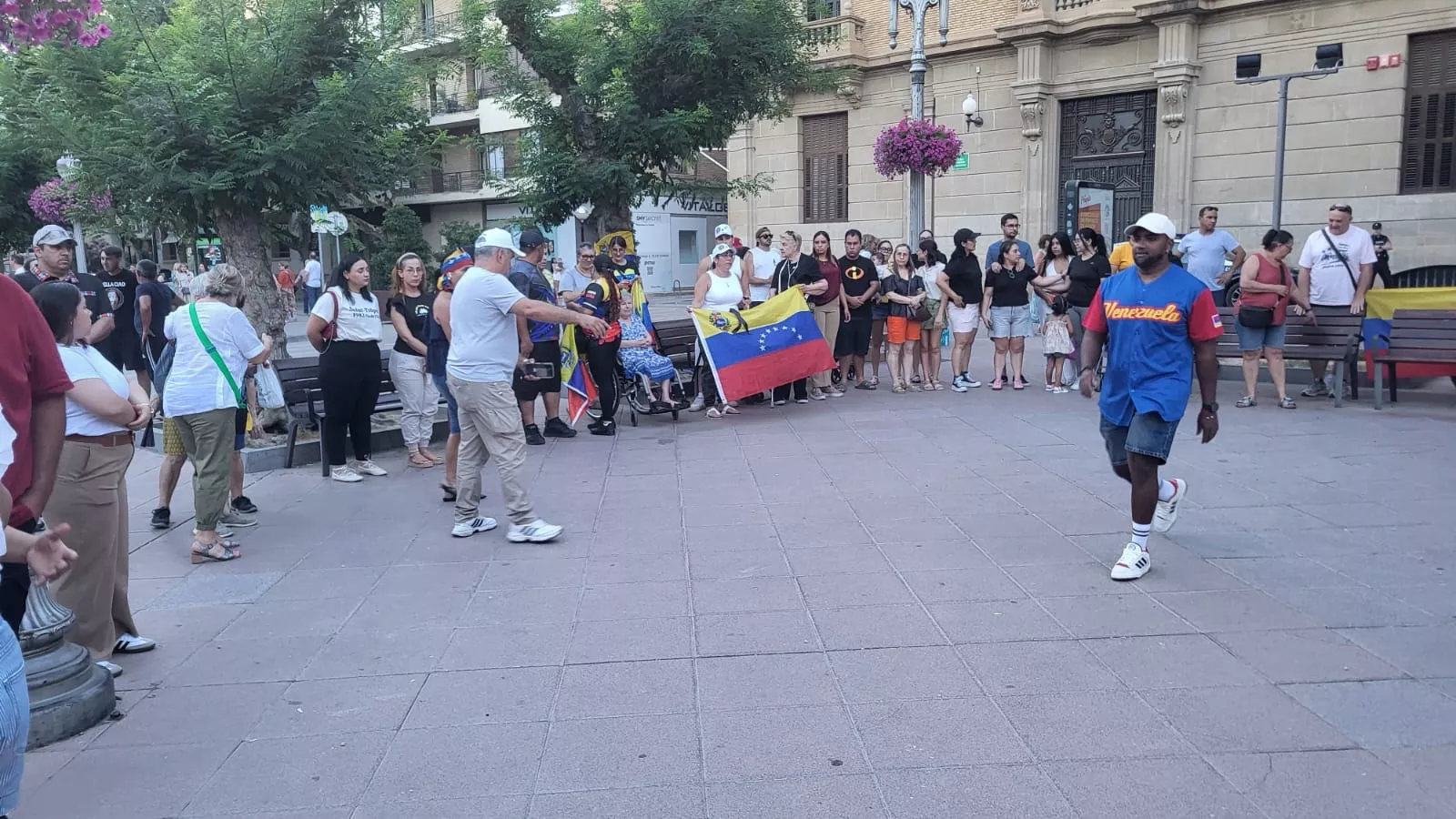 Concentración de solidaridad por el terremoto en Venezuela