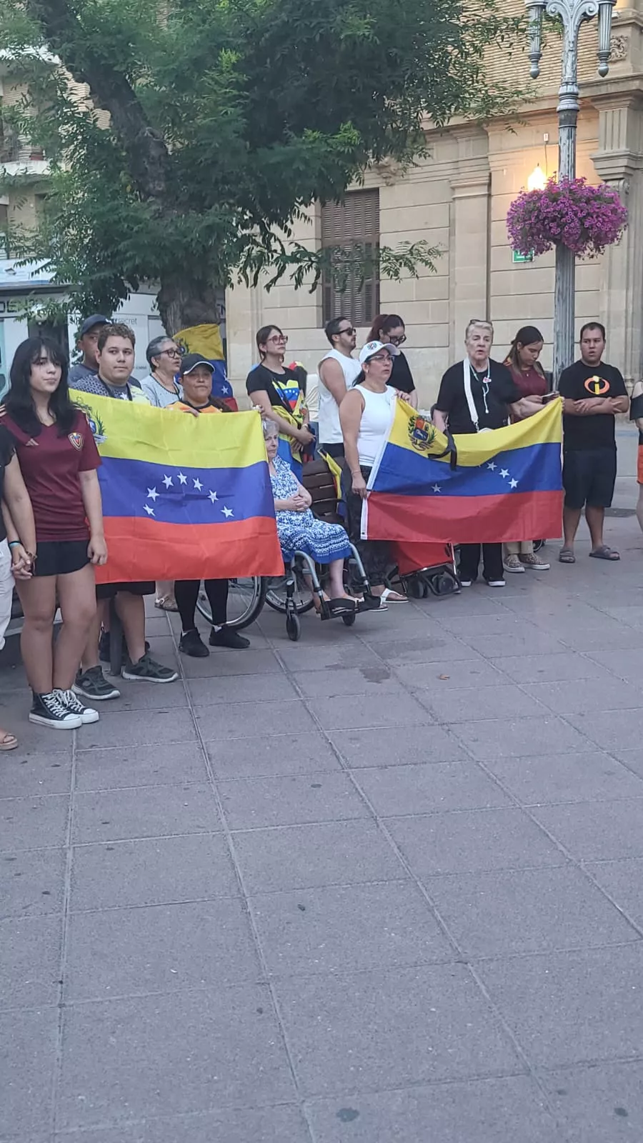 Concentración de solidaridad por el terremoto en Venezuela