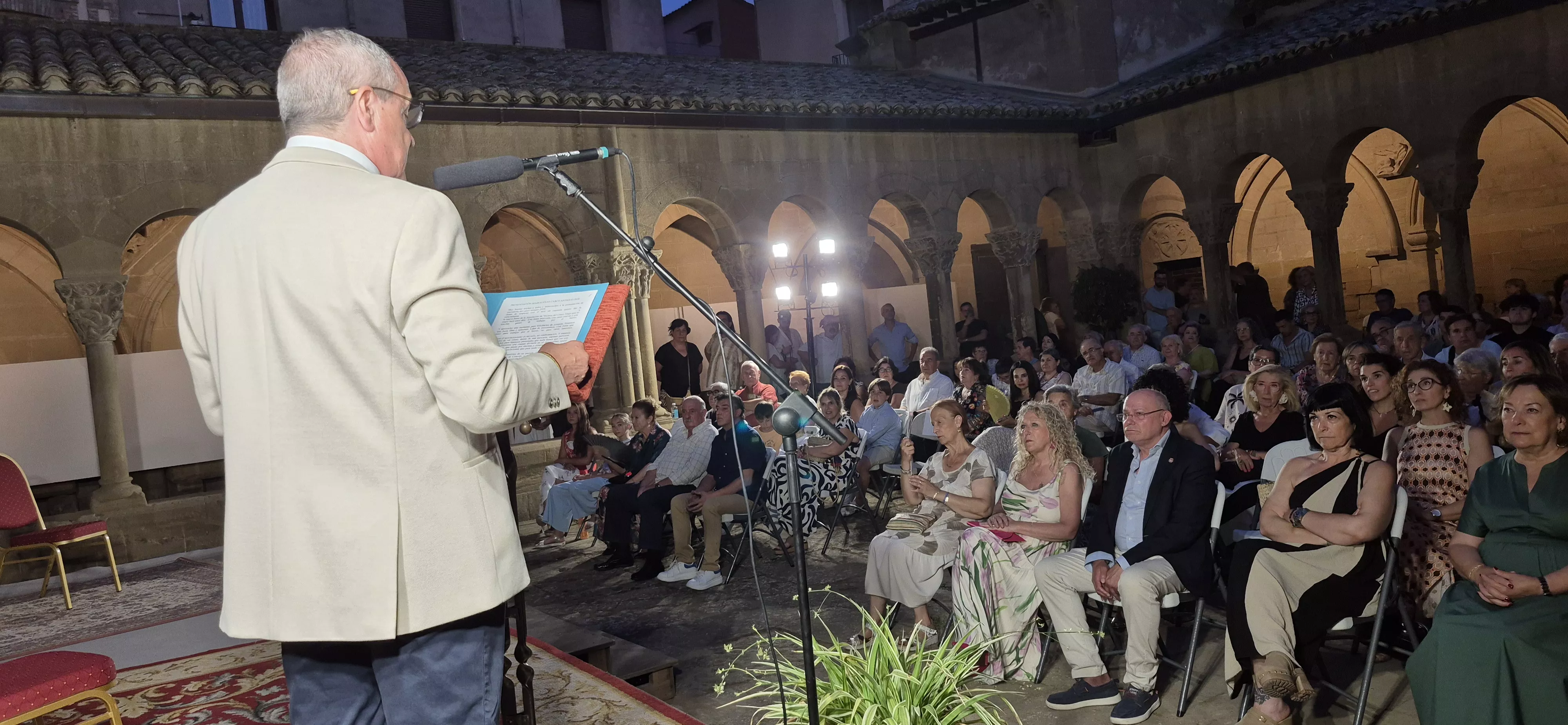 Proclamación de las mairalesas de las fiestas del Casco Viejo. Foto Myriam Martínez