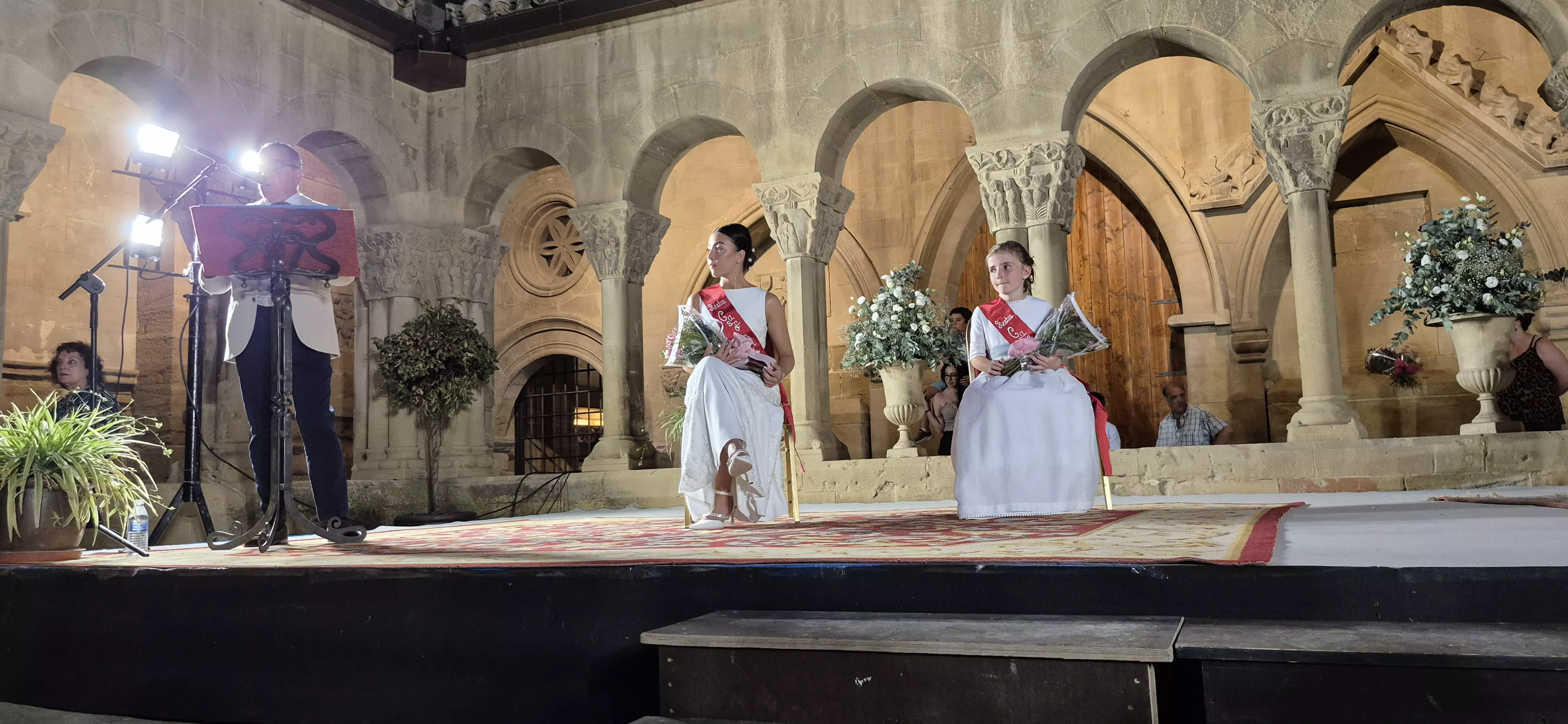 Proclamación de las mairalesas de las fiestas del Casco Viejo. Foto Myriam Martínez