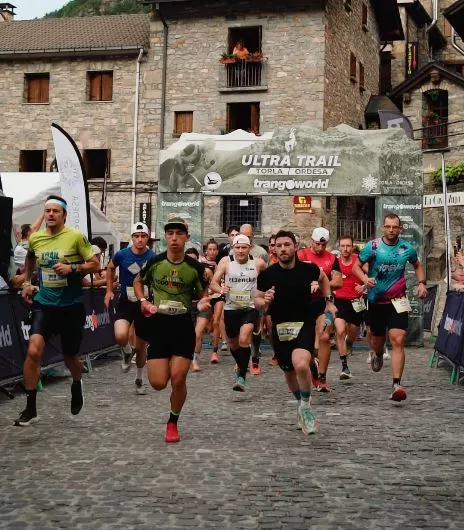 Salida de la carrera Os Foratos de Lomenás.