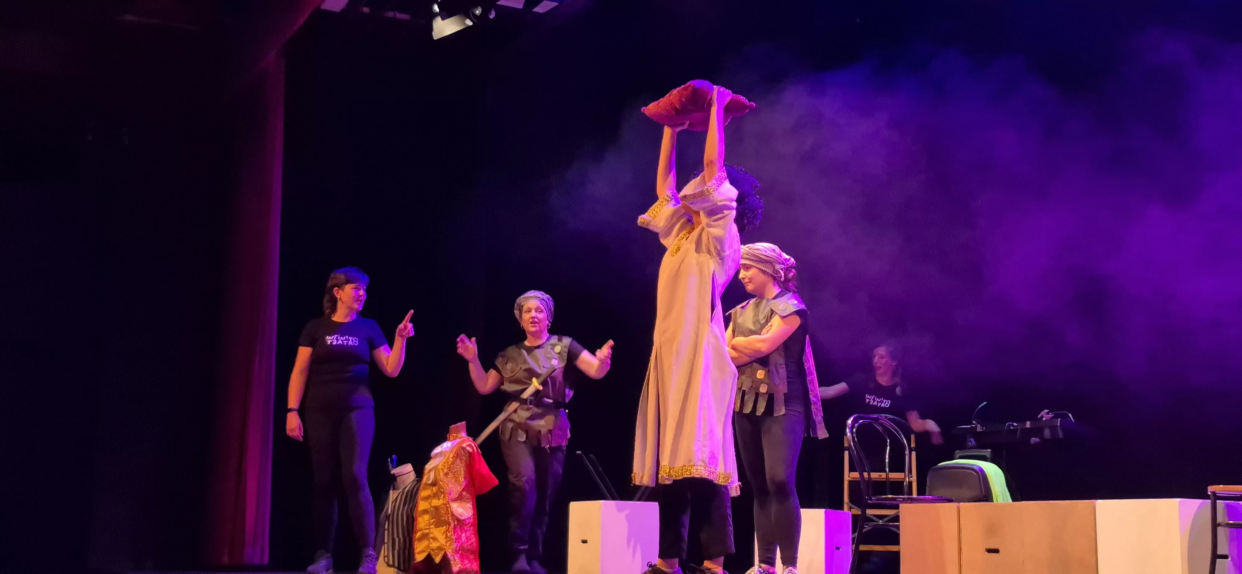Infinito Teatro en la Muestra Joven con Desmontando a Shakespeare. Foto Myriam Martínez