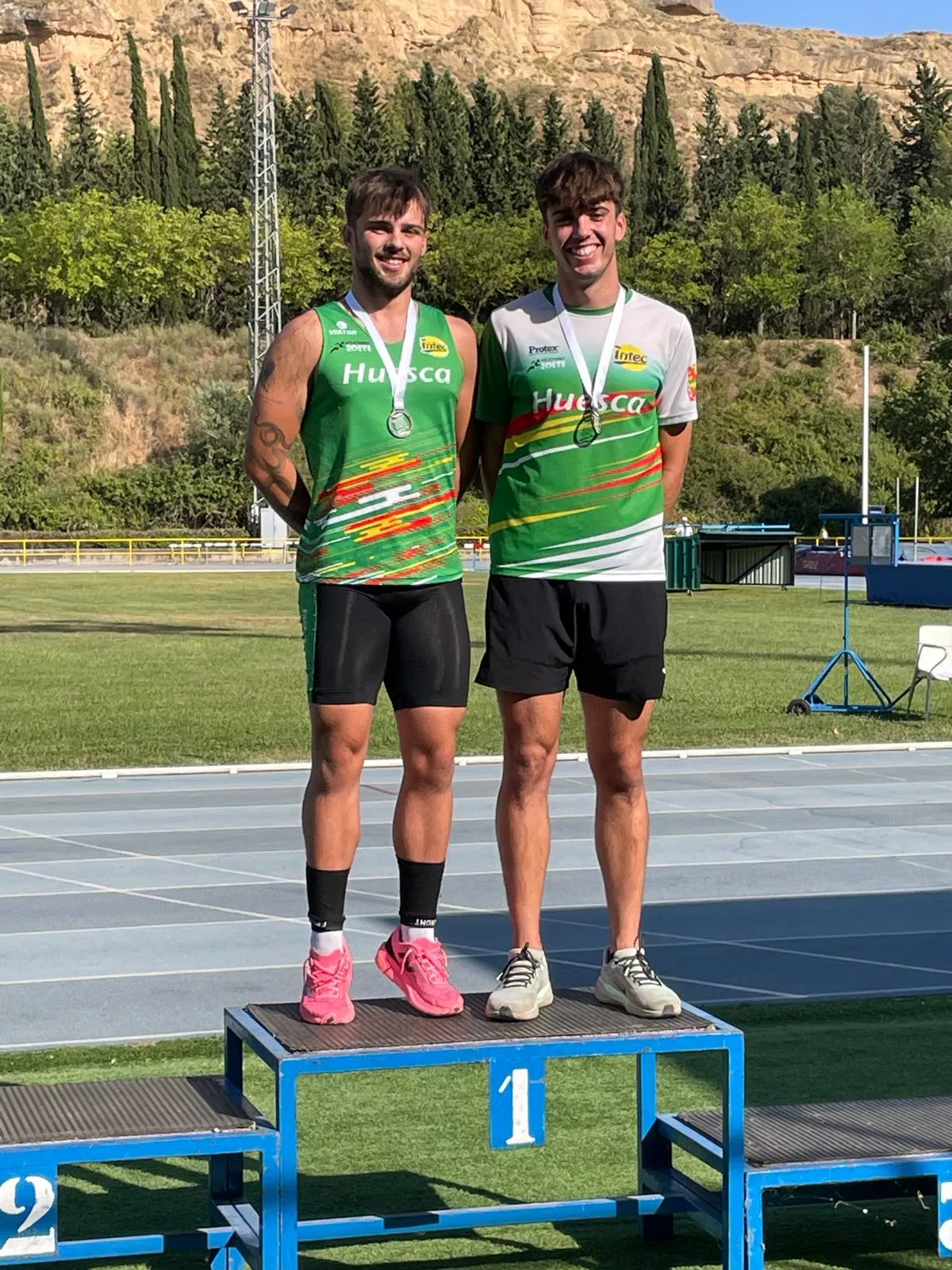 Alberto Santolaria y Lucas Badía, podio 400 vallas Sub-23