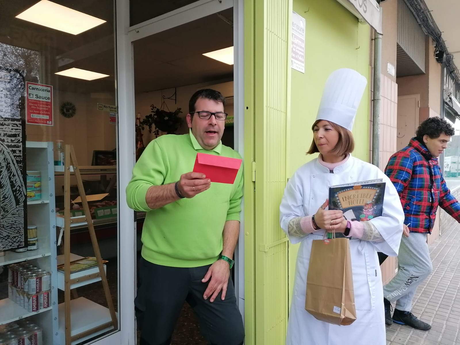 Pasacalle literario en el barrio del Perpetuo Socorro. Foto Myriam Martínez 