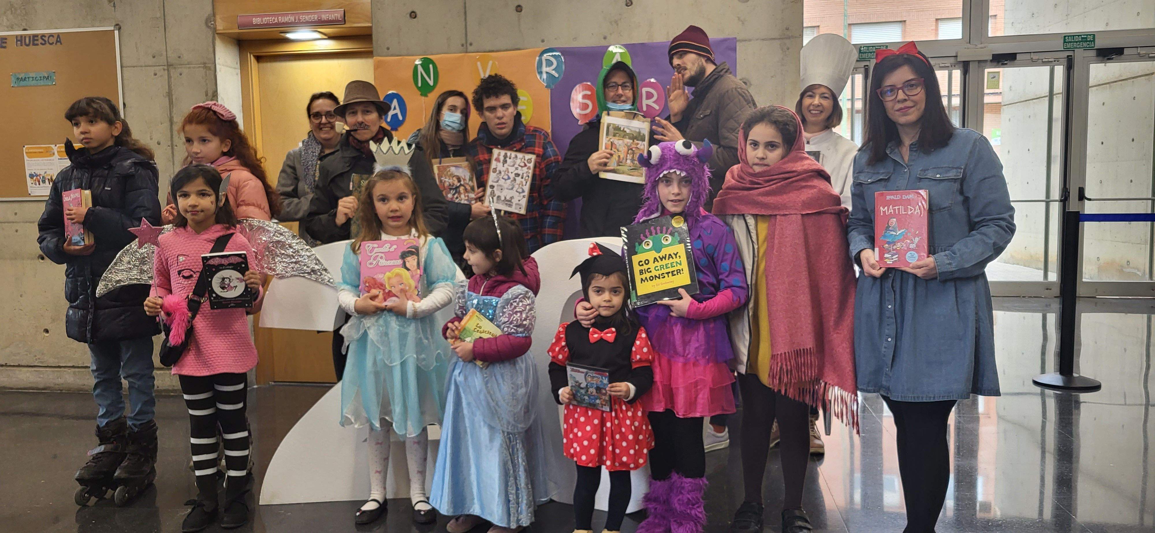 Pasacalle literario en el barrio del Perpetuo Socorro. Foto Myriam Martínez 