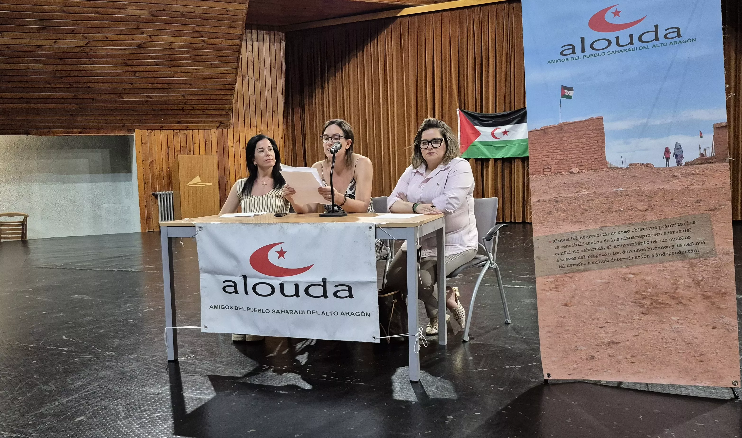 Recibimiento a las niñas y niños saharauis del programa Vacaciones en Paz de Alouda. Foto Myriam Martínez