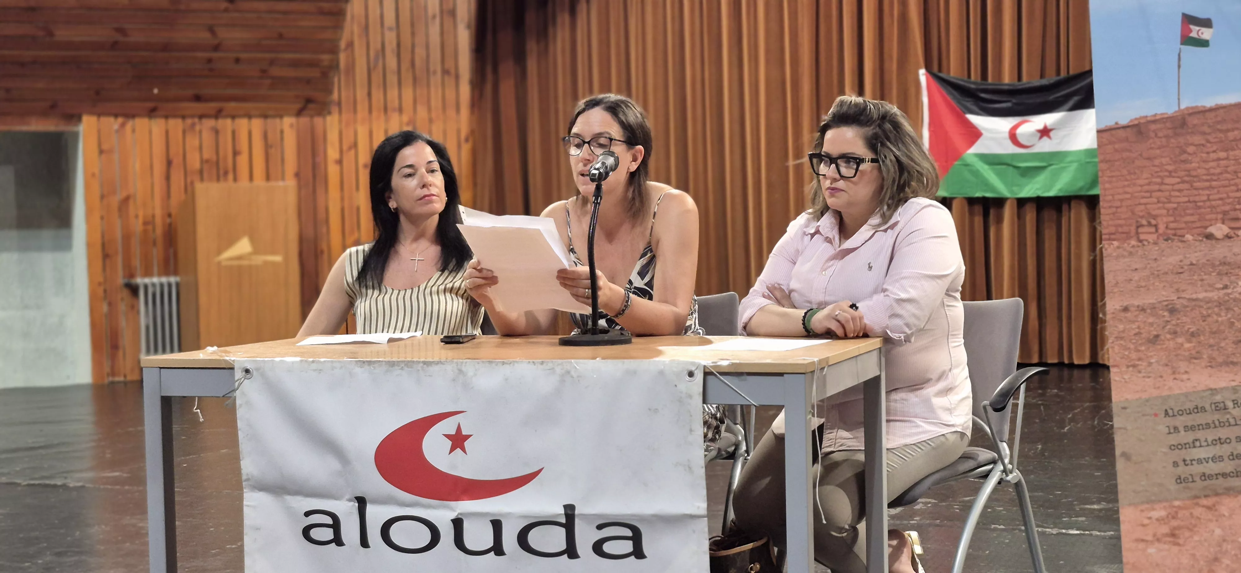Recibimiento a las niñas y niños saharauis del programa Vacaciones en Paz de Alouda. Foto Myriam Martínez