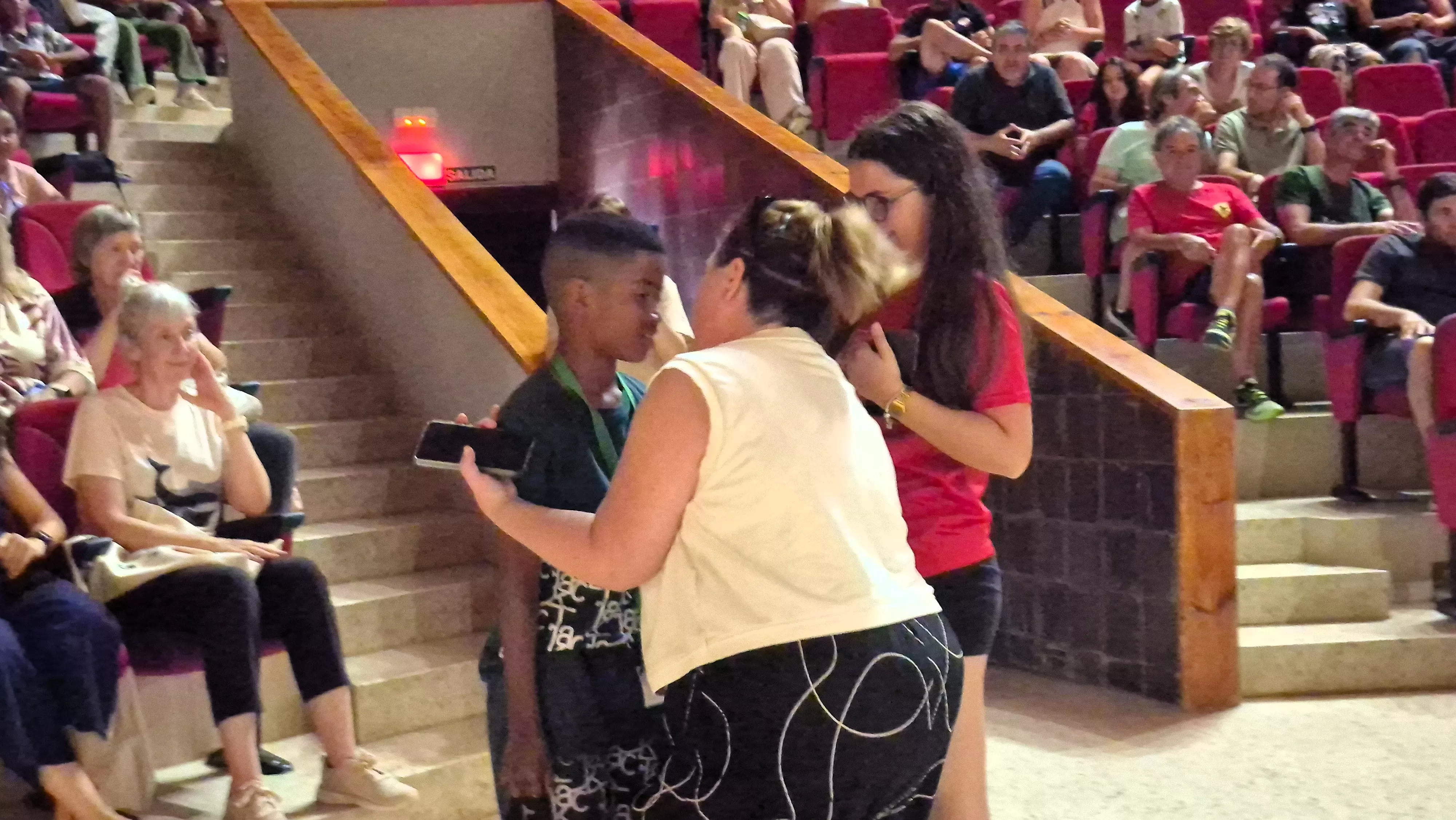 Recibimiento a las niñas y niños saharauis del programa Vacaciones en Paz de Alouda. Foto Myriam Martínez