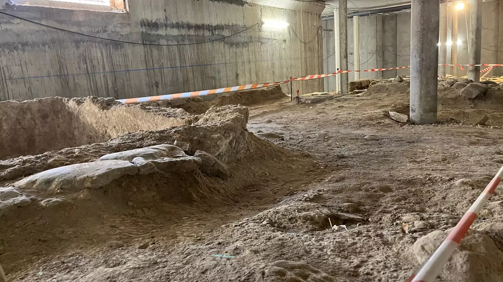 Visita a las obras del yacimiento del Círculo Católico. Foto Mercedes Manterola