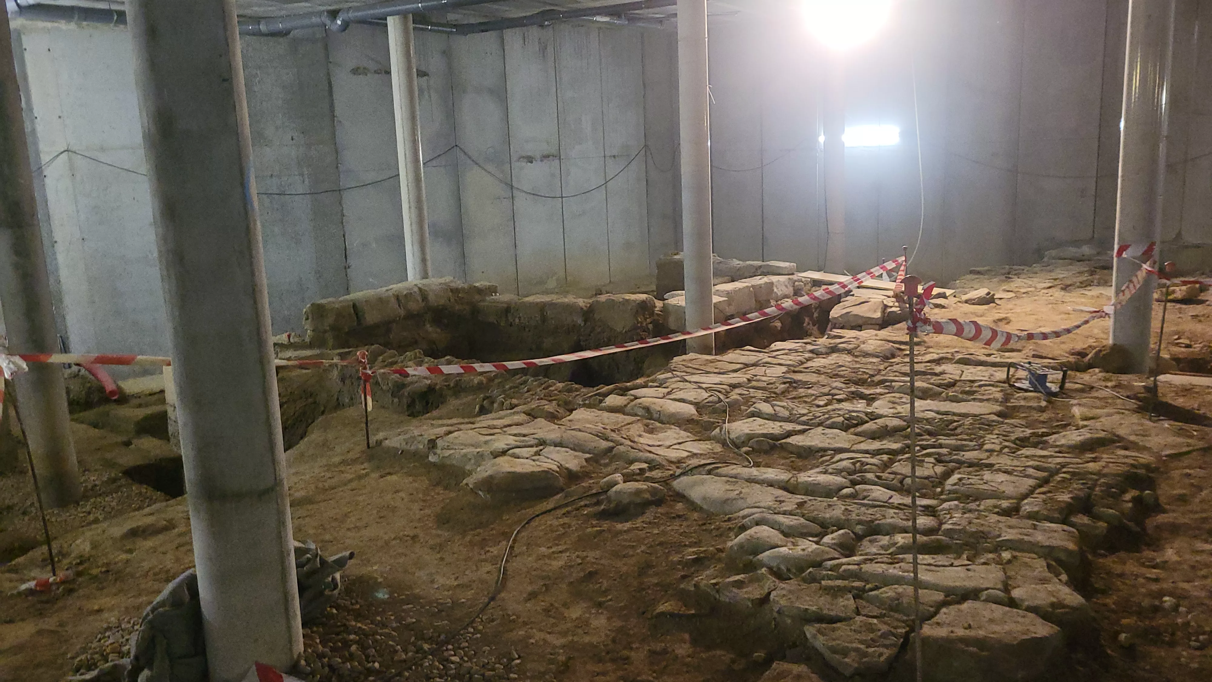 Visita a las obras del yacimiento del Círculo Católico. Foto Mercedes Manterola