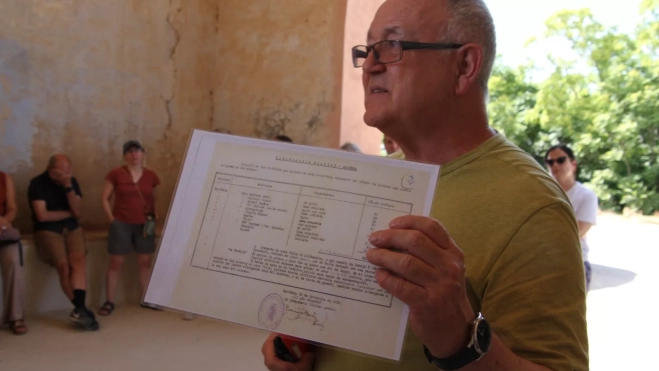 Alberto Lasheras impartiendo una conferencia en La Cartuja de las Fuentes. Foto Carlos Neofato