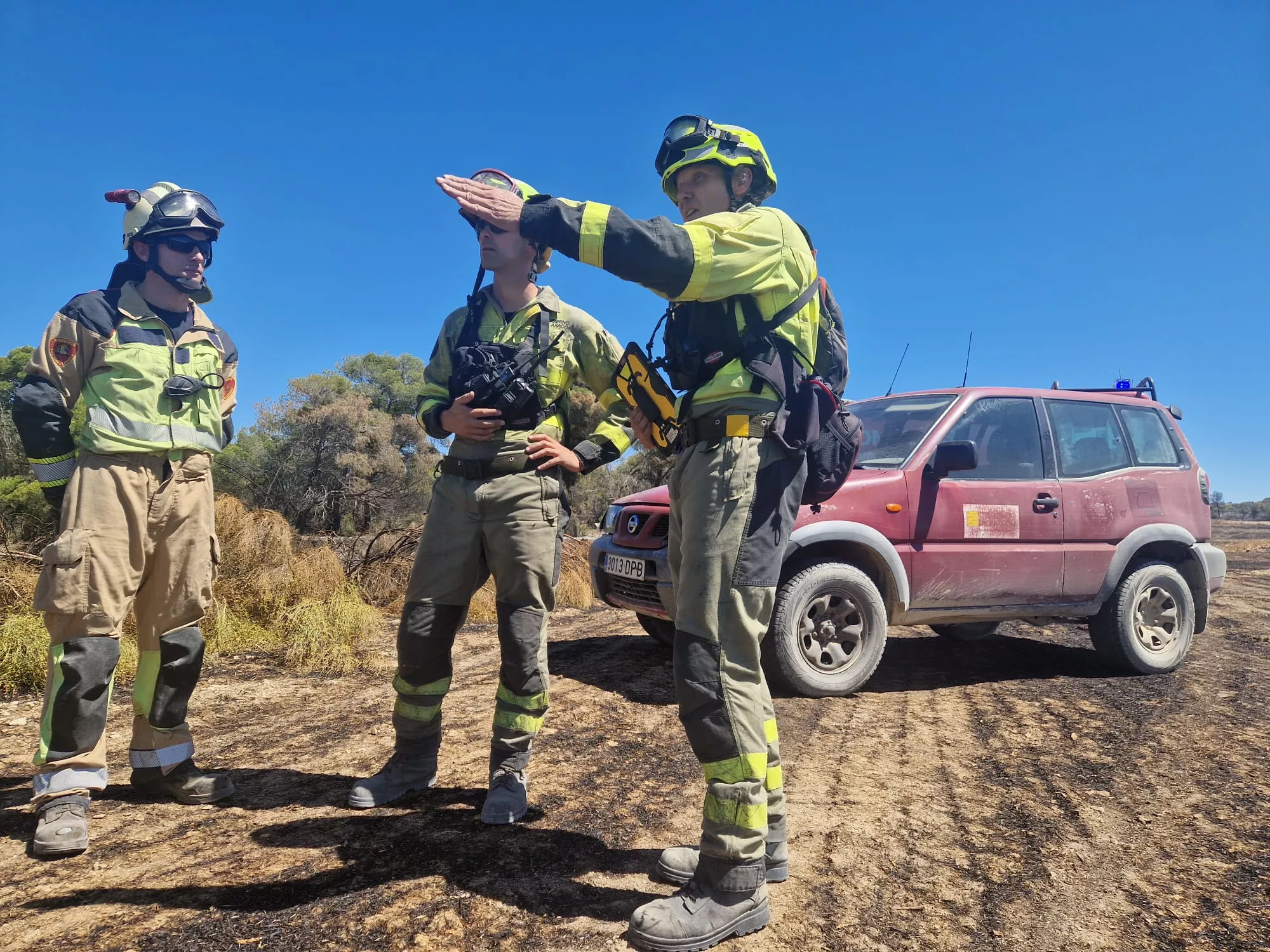 Operativo del Infoar trabajando en la Sierra de Alcubierre.