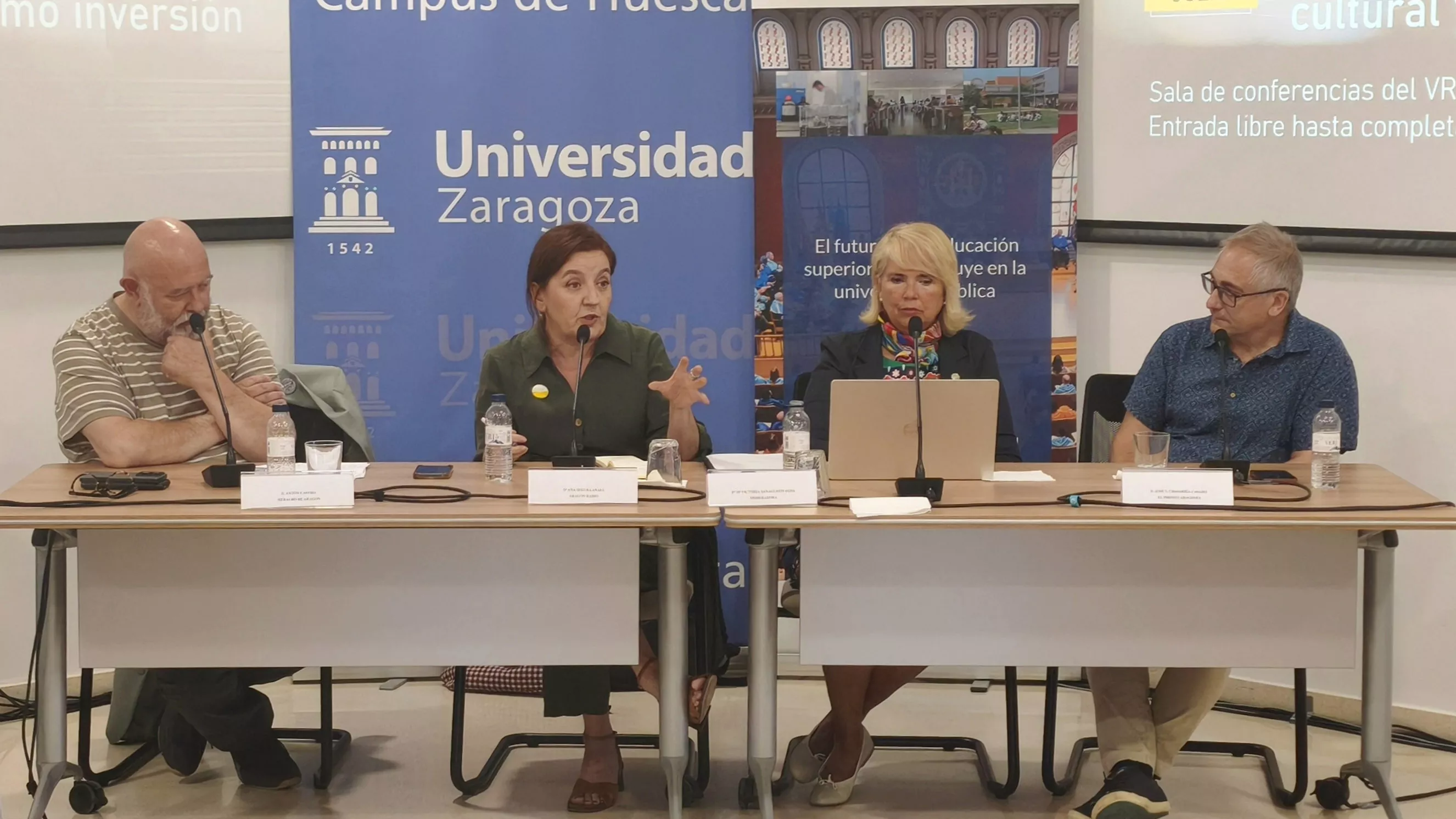  Mesa redonda en el Campus de Huesca. Foto María José Sampietro Brosed