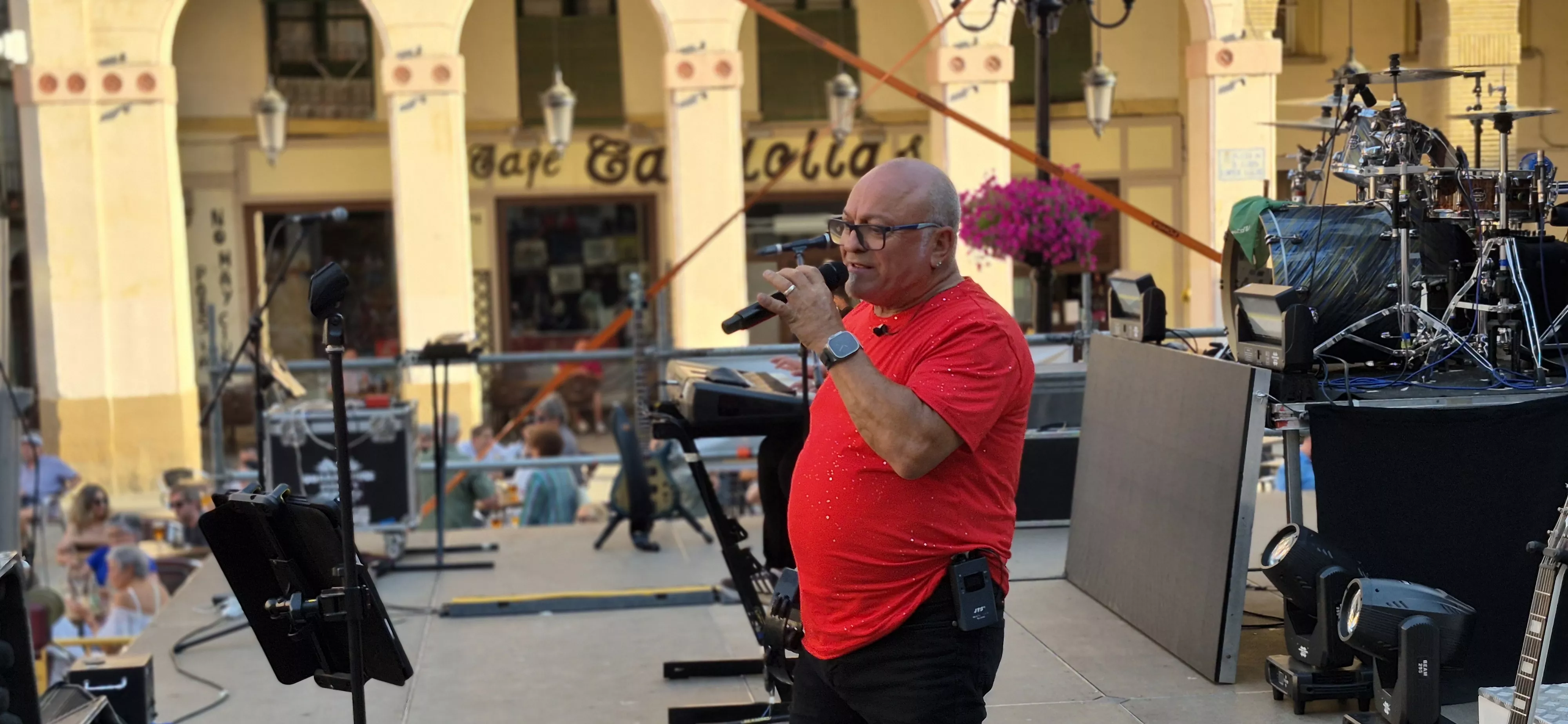 Baile con el Dúo Guara en las fiestas del Casco VIejo. Foto Myriam Martínez