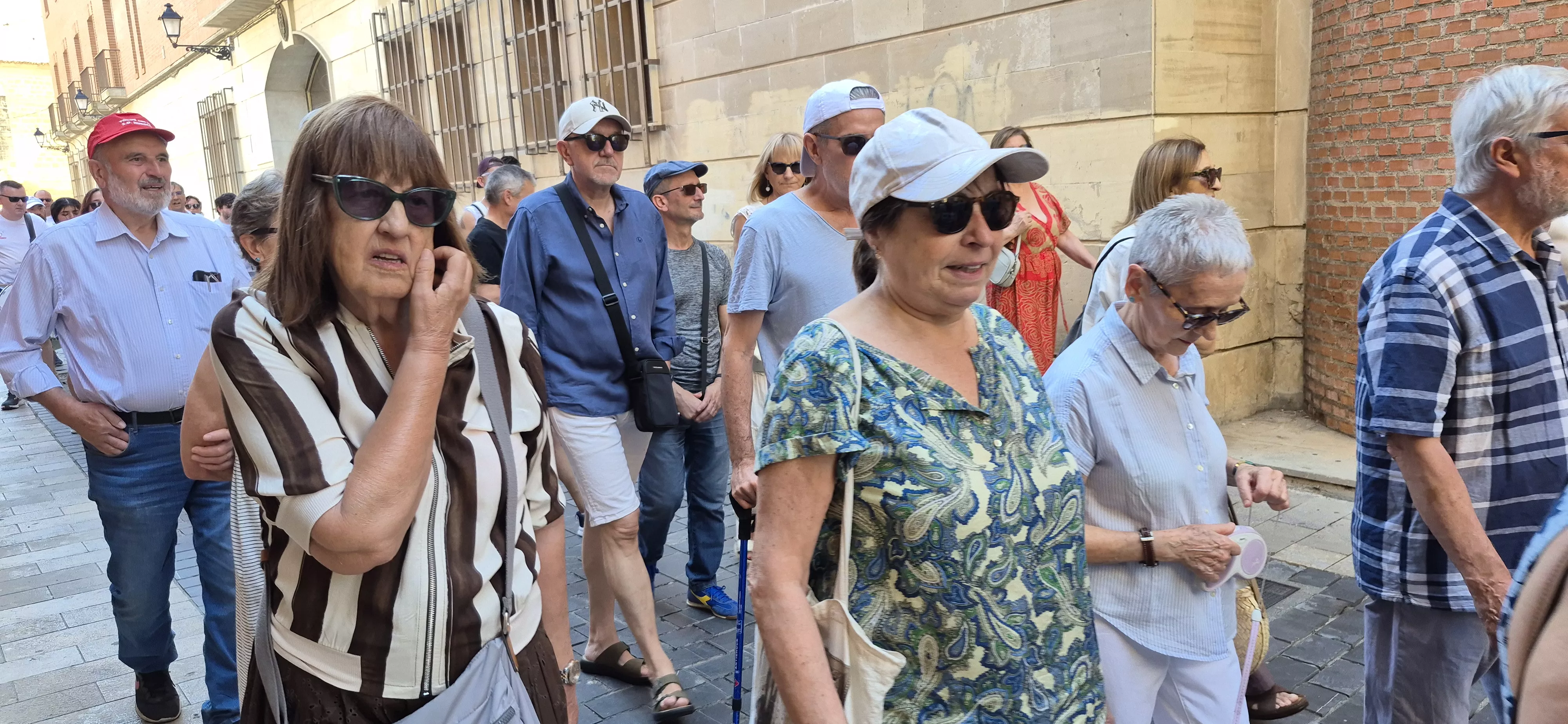 "Procesión" en defensa del Seminario de Huesca. Foto Myriam Martínez
