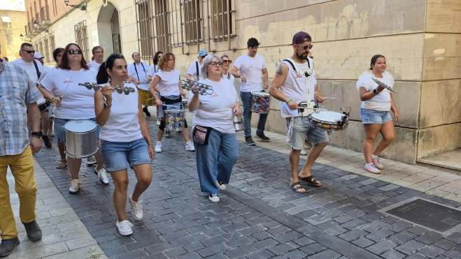 Baruca Drums ha marcado del paso de la "Procesión" en defensa del Seminario de Huesca. Foto Myriam Martínez Baruca Drums ha marcado del paso de la "Procesión" en defensa del Seminario de Huesca. Foto Myriam Martínez