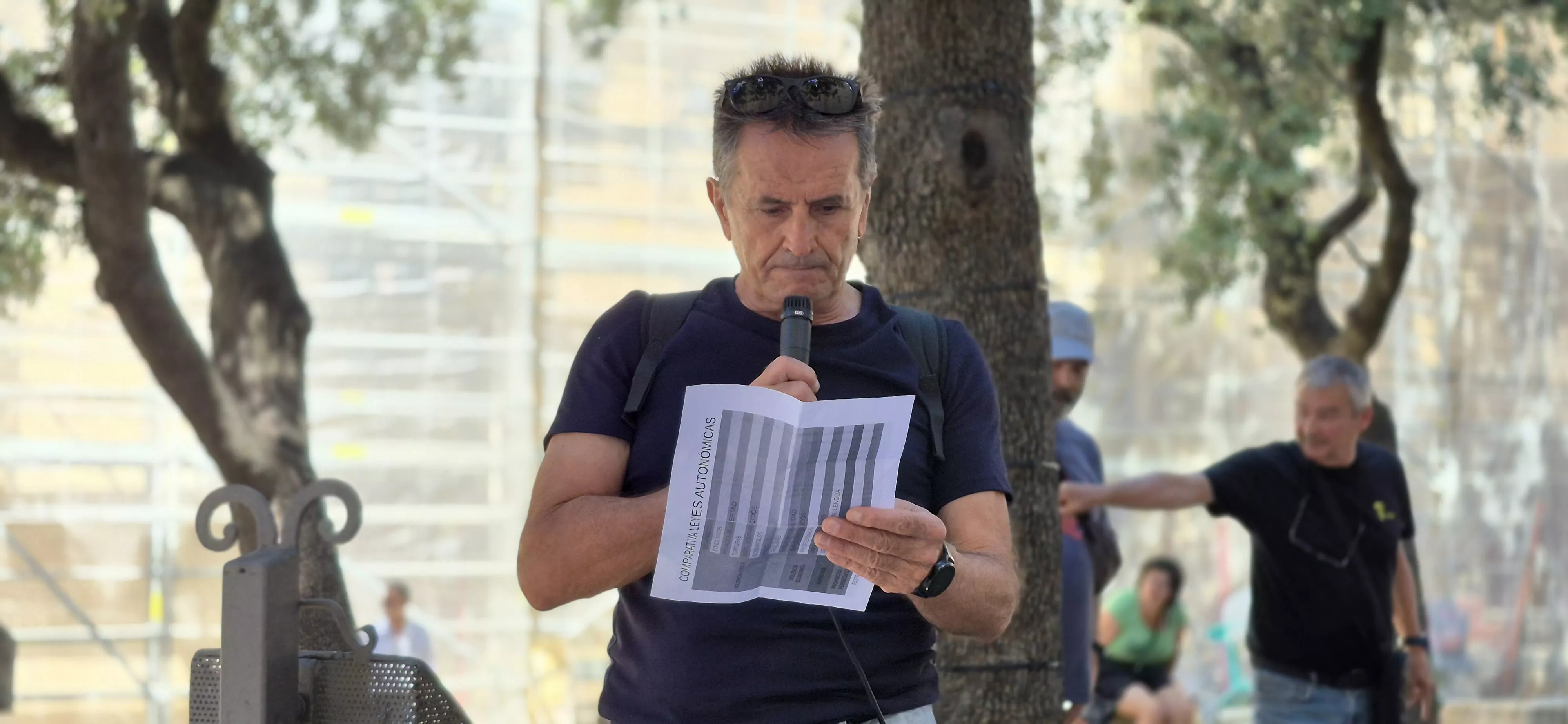 Modesto Arjona. "Procesión" en defensa del Seminario de Huesca. Foto Myriam Martínez