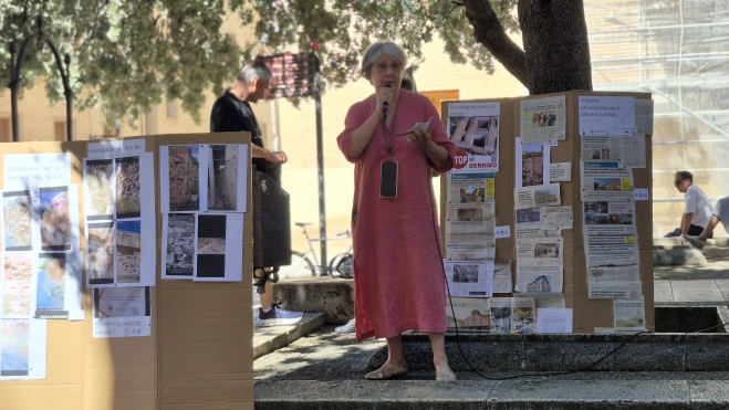 Belén Boloqui. "Procesión" en defensa del Seminario de Huesca. Foto Myriam Martínez Belén Boloqui. "Procesión" en defensa del Seminario de Huesca. Foto Myriam Martínez