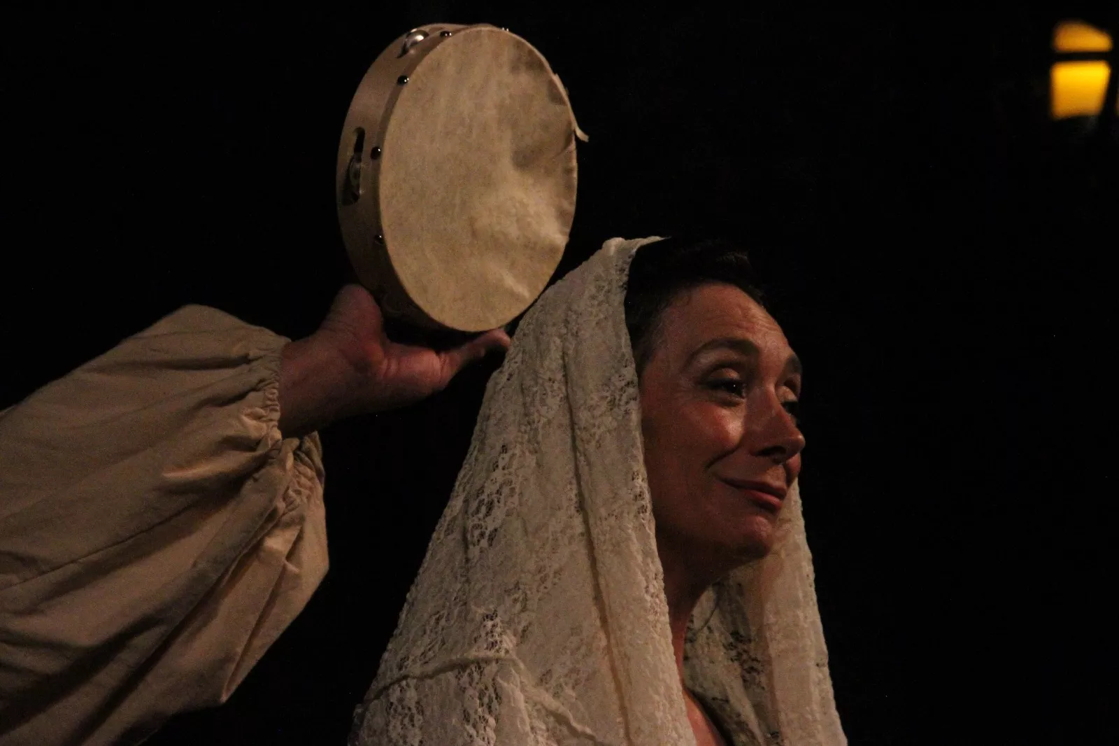 Viridiana y “La hoguera de las Maravillas” en el Corral de Comedias de Robres. Foto Carlos Neofato
