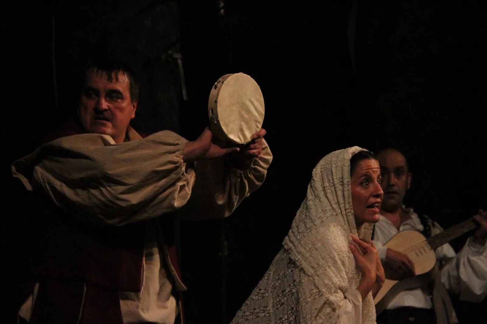 Viridiana y “La hoguera de las Maravillas” en el Corral de Comedias de Robres. Foto Carlos Neofato