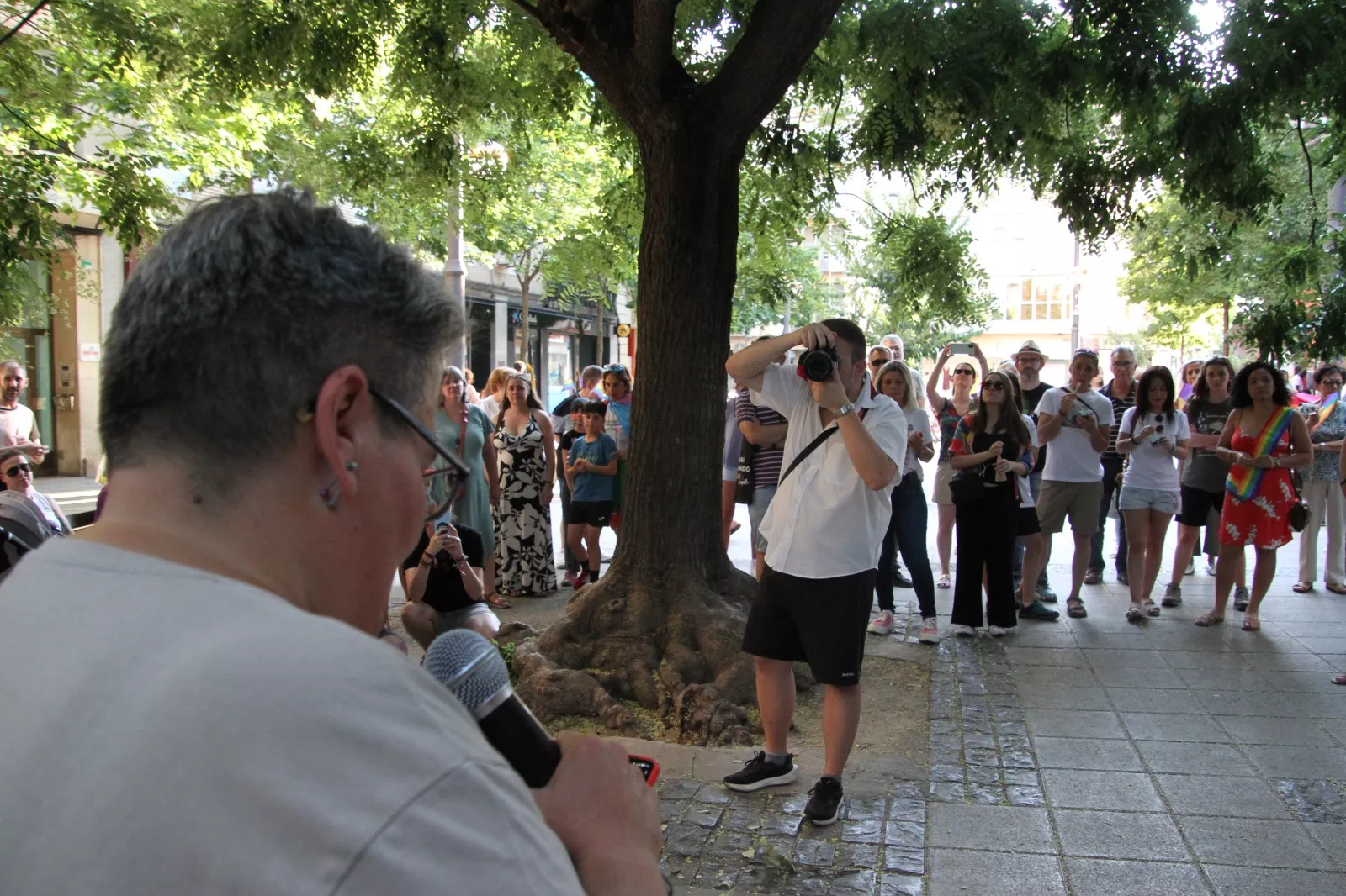 Concentración en Huesca con motivo del Día del Orgullo. Foto Carlos Neofato