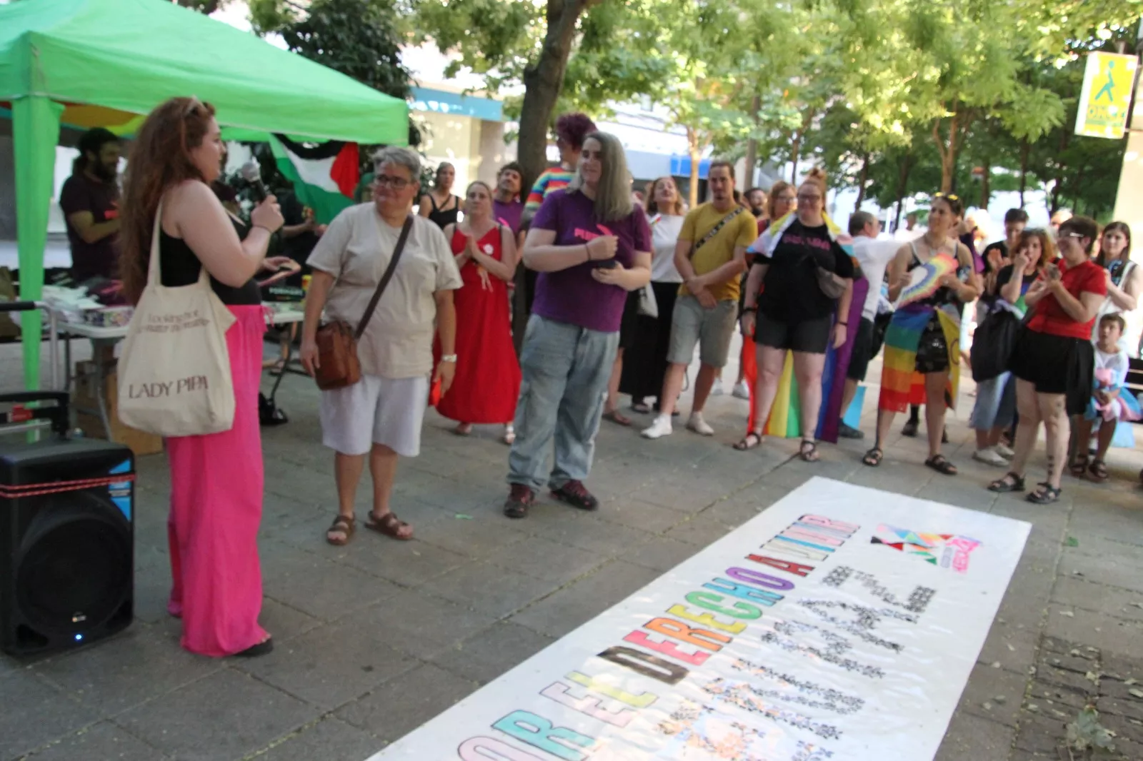 Concentración en Huesca con motivo del Día del Orgullo. Foto Carlos Neofato