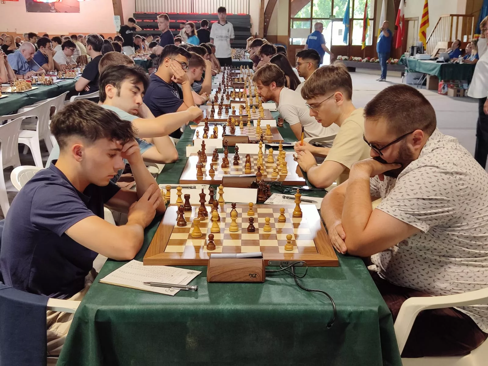El inicio del Open Internacional de Ajedrez de Benasque, marcado por la igualdad