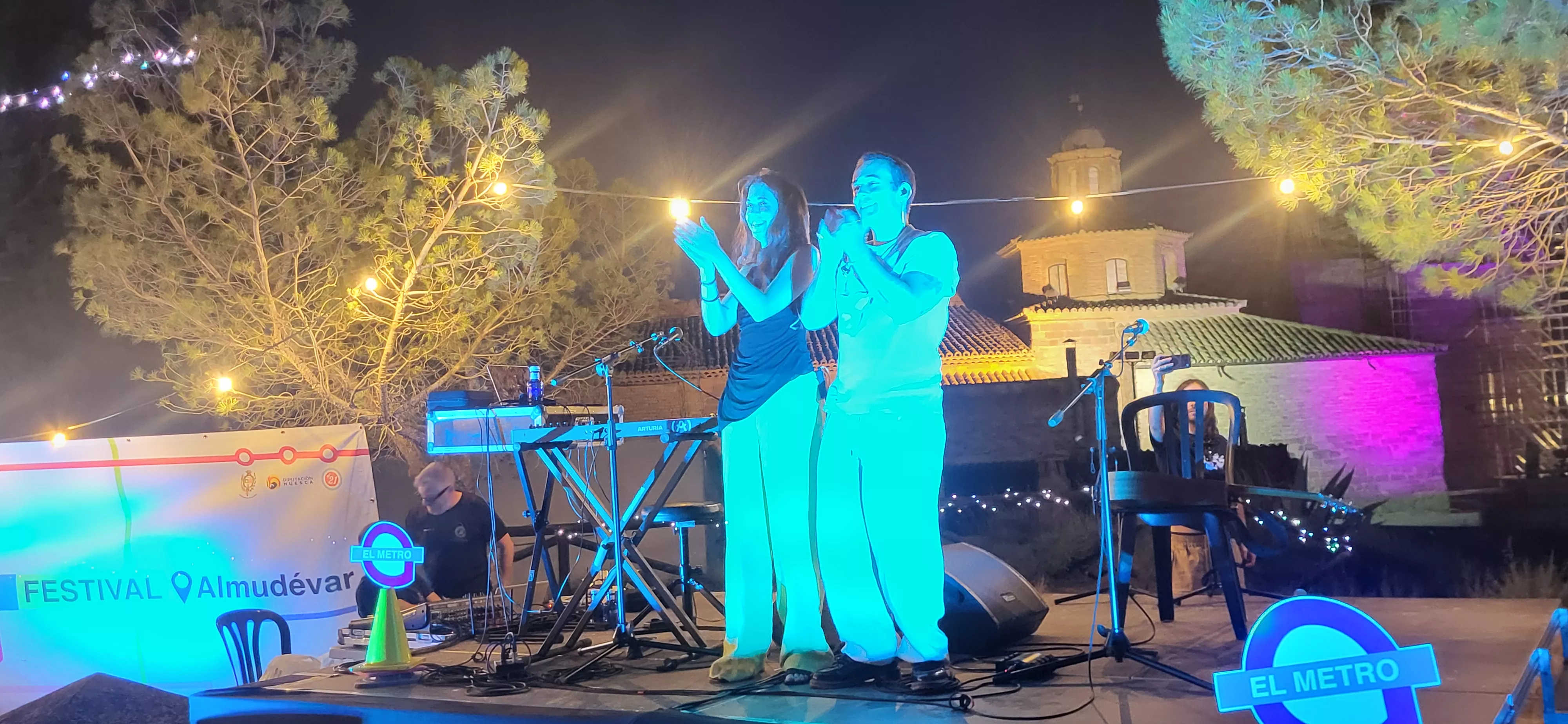 Concierto de Gara Durán en el estreno del III Metro Festival de Almudévar. Foto Mercedes Manterola