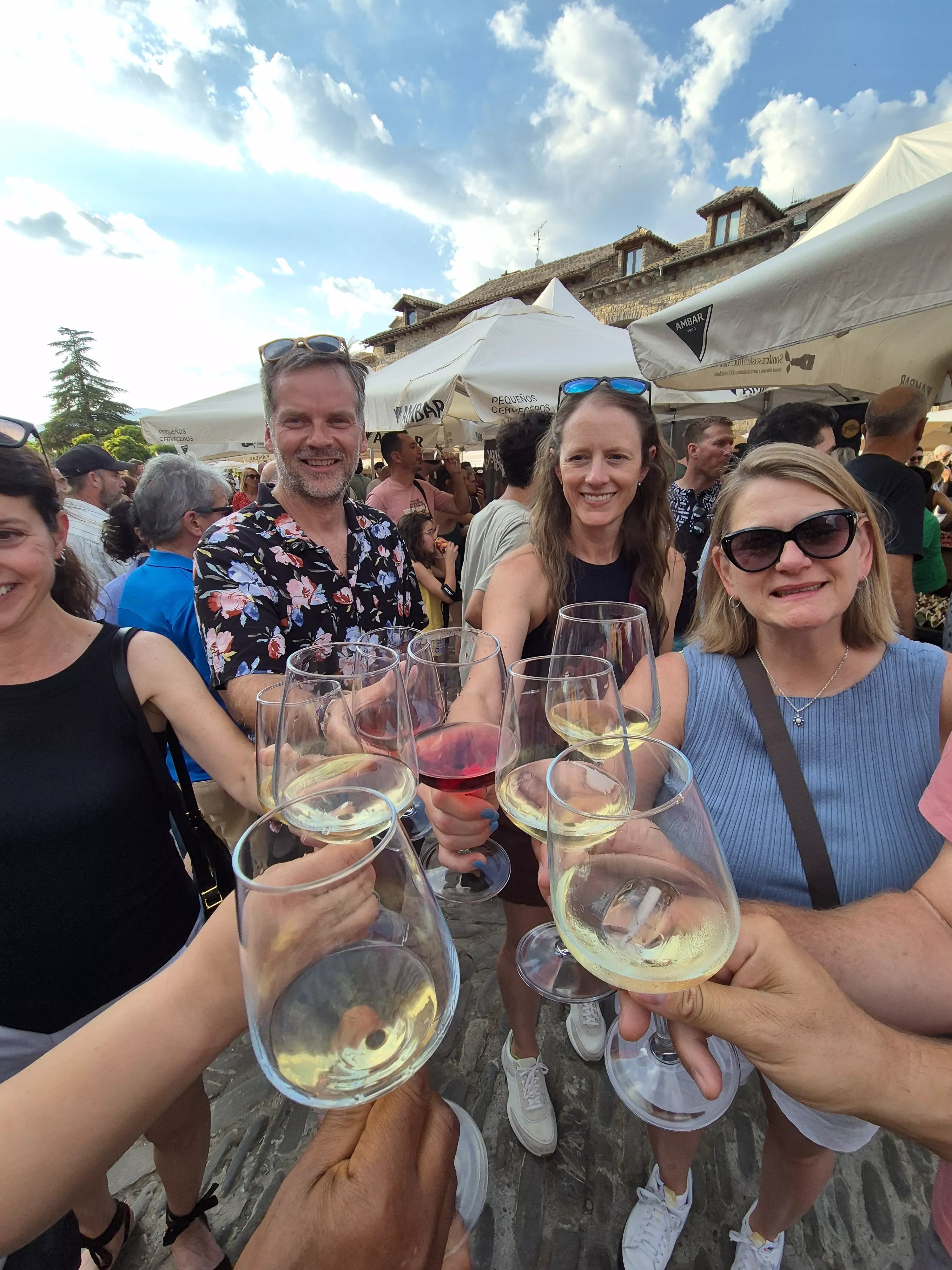 Puro Relajo y Vignerons en el Festival Castillo de Aínsa. Foto: Germán Bueso