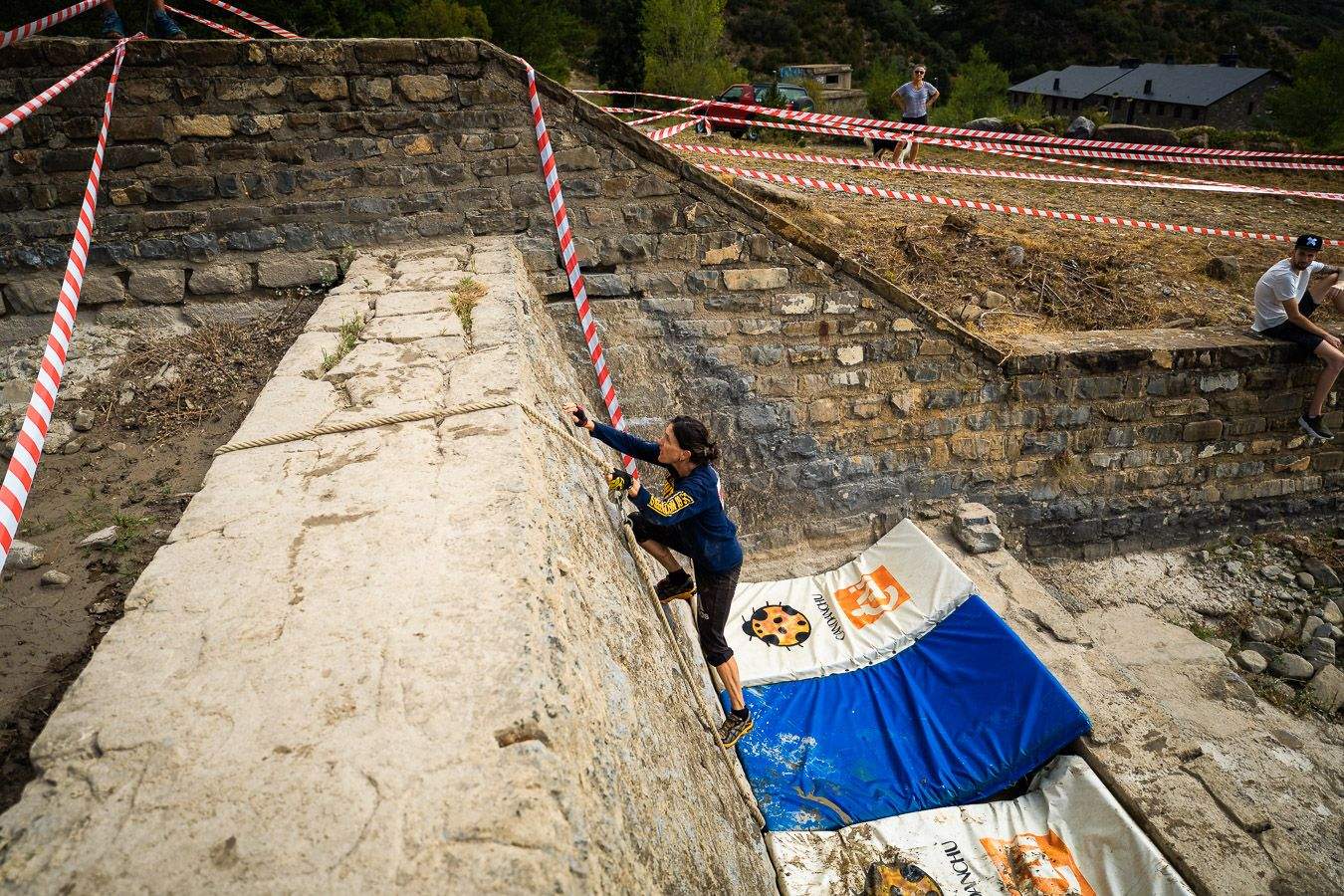 El Muro de Villanúa