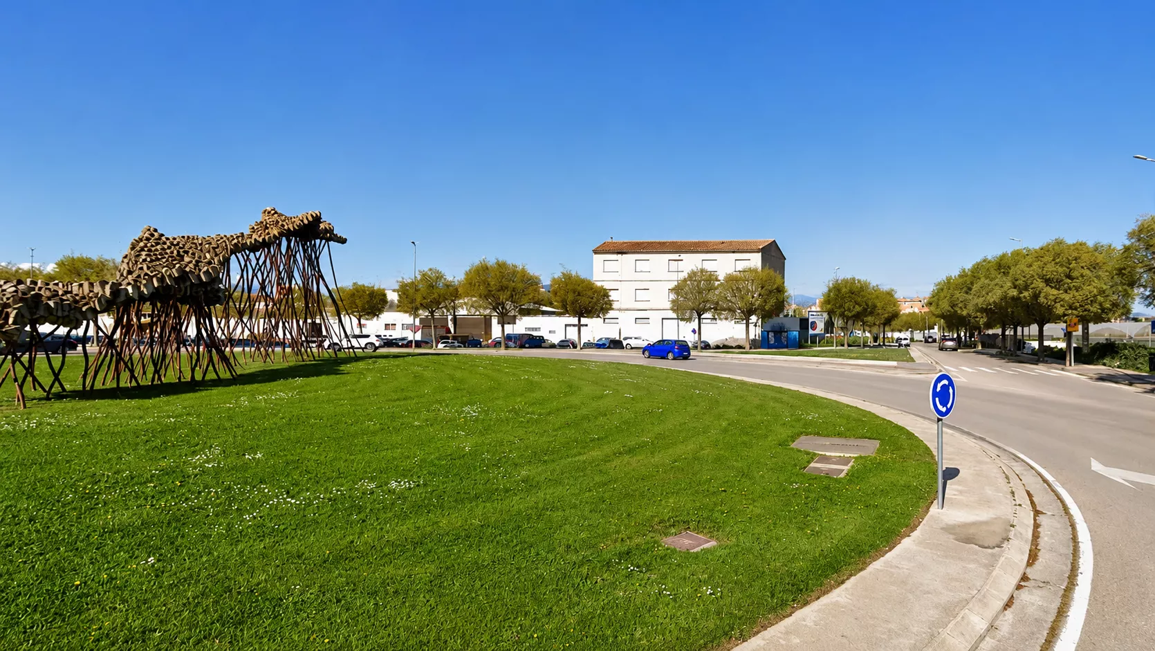 Rotonda en la avenida de los Danzantes. 