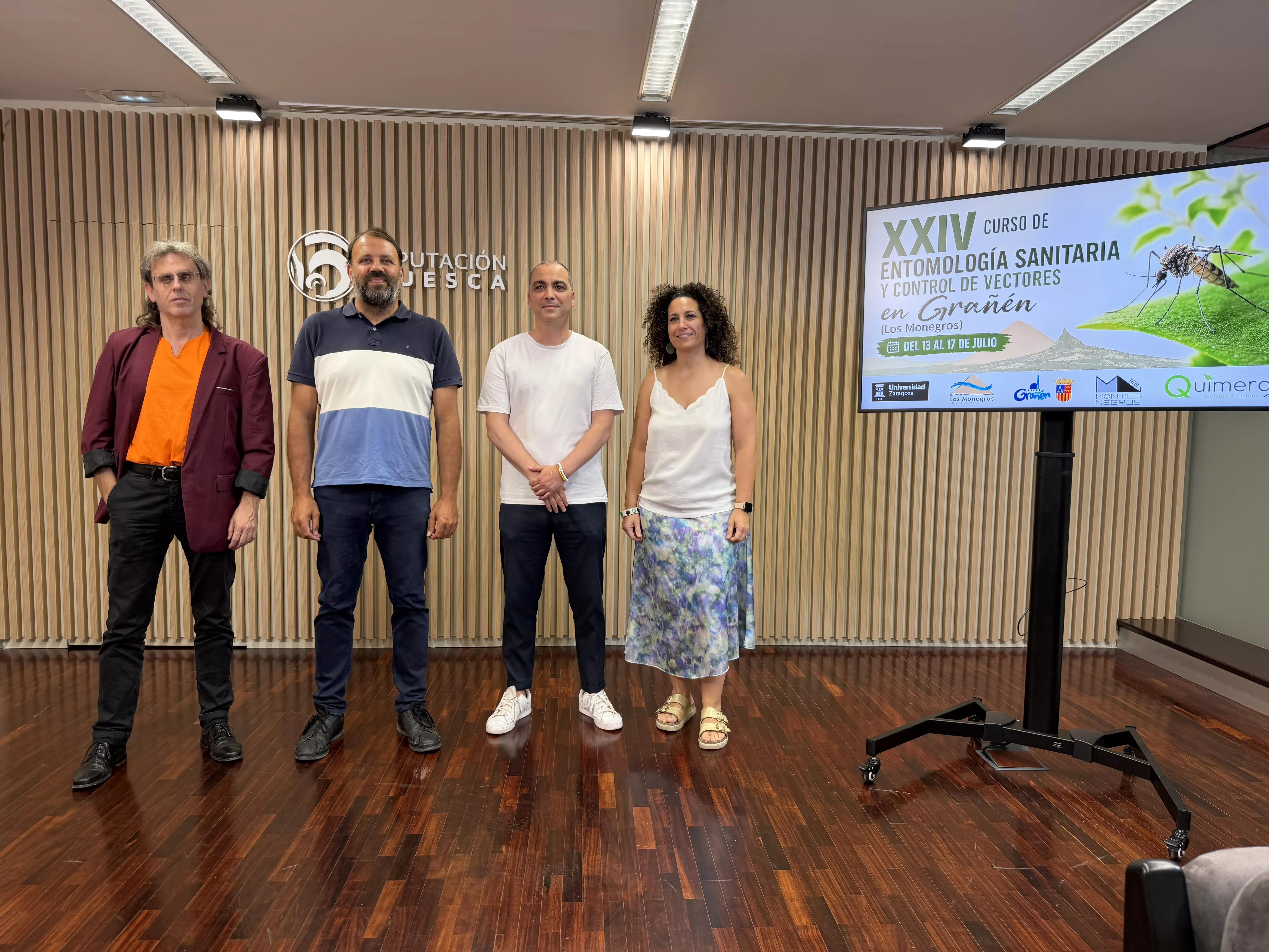 Raúl Rivarés, Pedro Loscertales, Carlos Sampériz y Sarah Delacour en la presentación del Curso de Entomología de Grañén