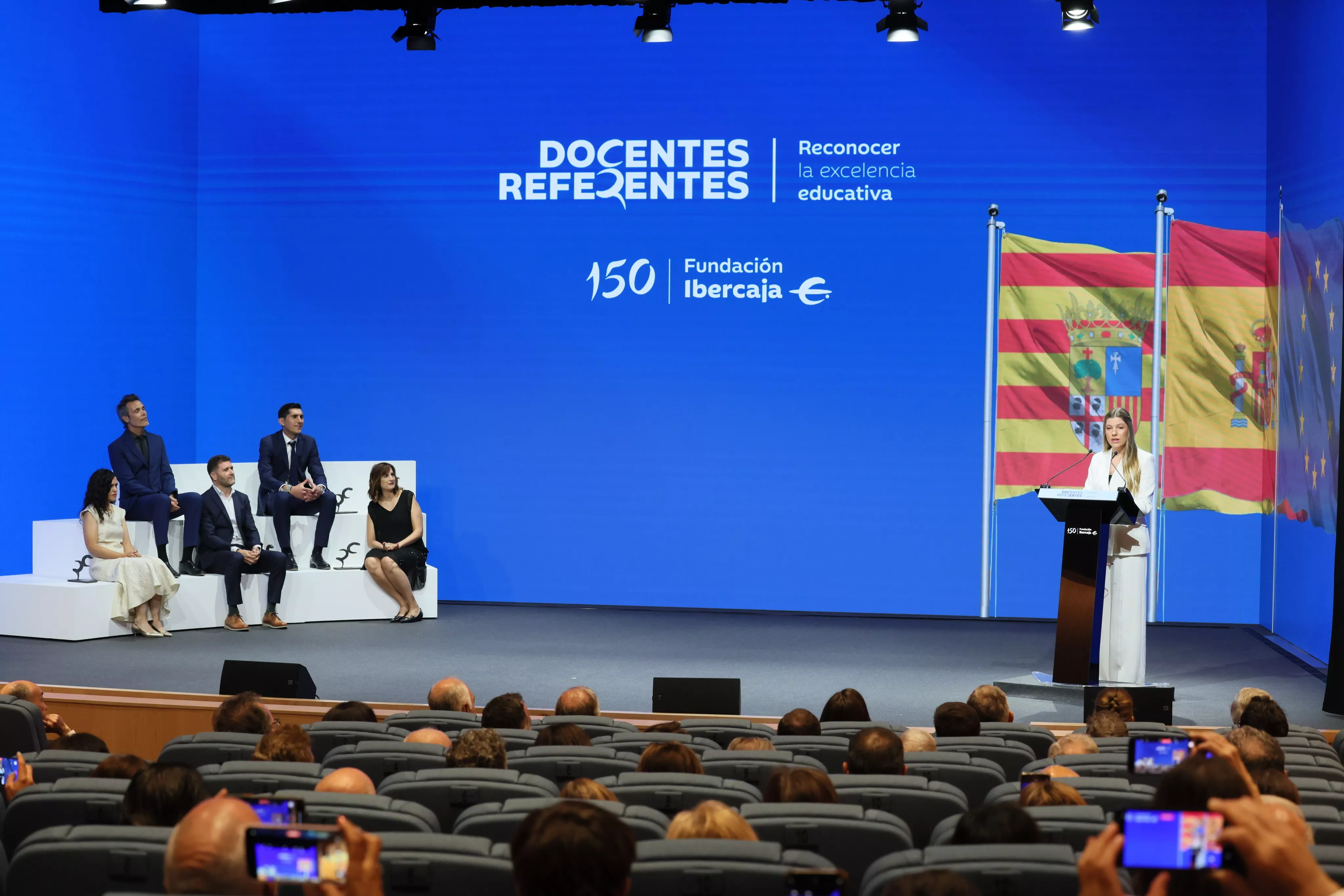 La Infanta Dona Sofia con los Docentes Referentes a su izquierda