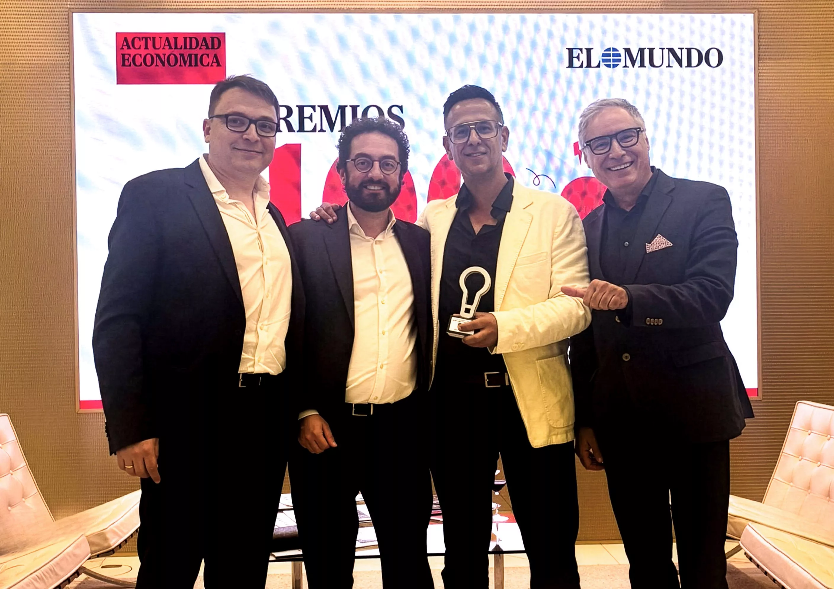 Eduardo Zamora, Javier Viñuales, Joaquín Manso y Carmelo Bosque en el premio como una de las Mejores Ideas 2026 de El Mundo