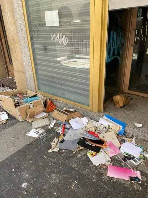 Estado del espacio vallado entre el Coso Alto y los Porches de Galicia.
