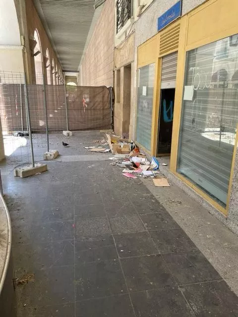 Estado del espacio vallado entre el Coso Alto y los Porches de Galicia.