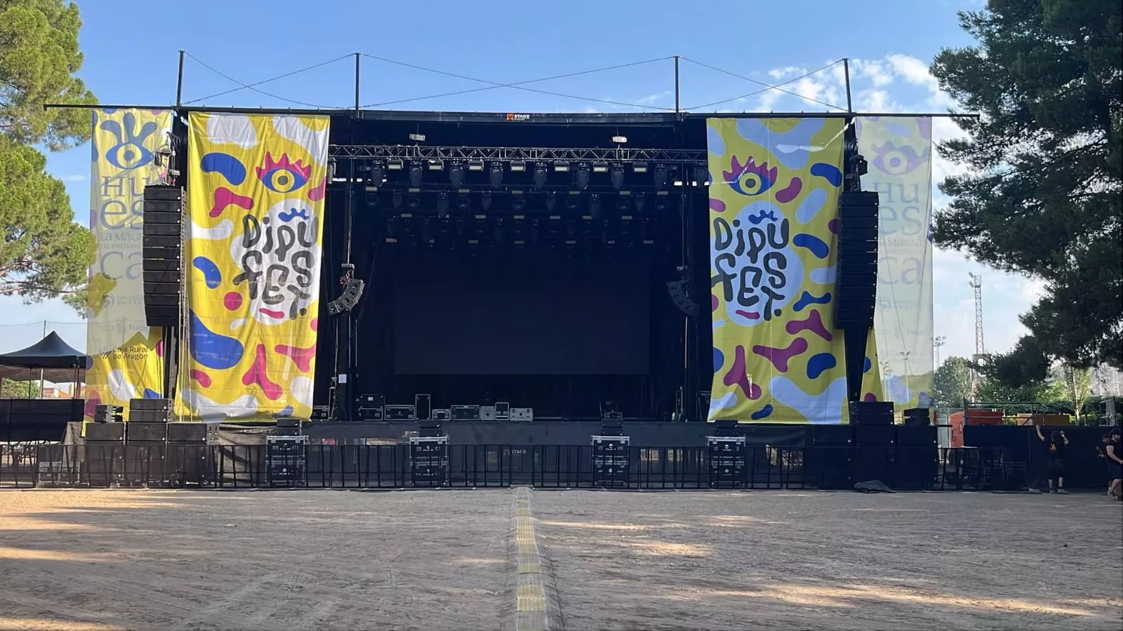 Preparativos del Dipufest en el parque La Pinada de Fraga.
