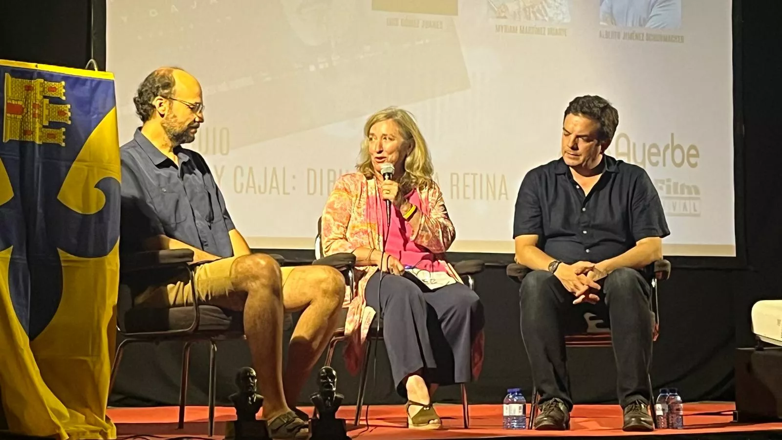 Proyección de 'Ramón y Cajal: dibujos en la retina' y coloquio en el Festival de Cortometrajes de Ayerbe. Foto Mercedes Manterola
